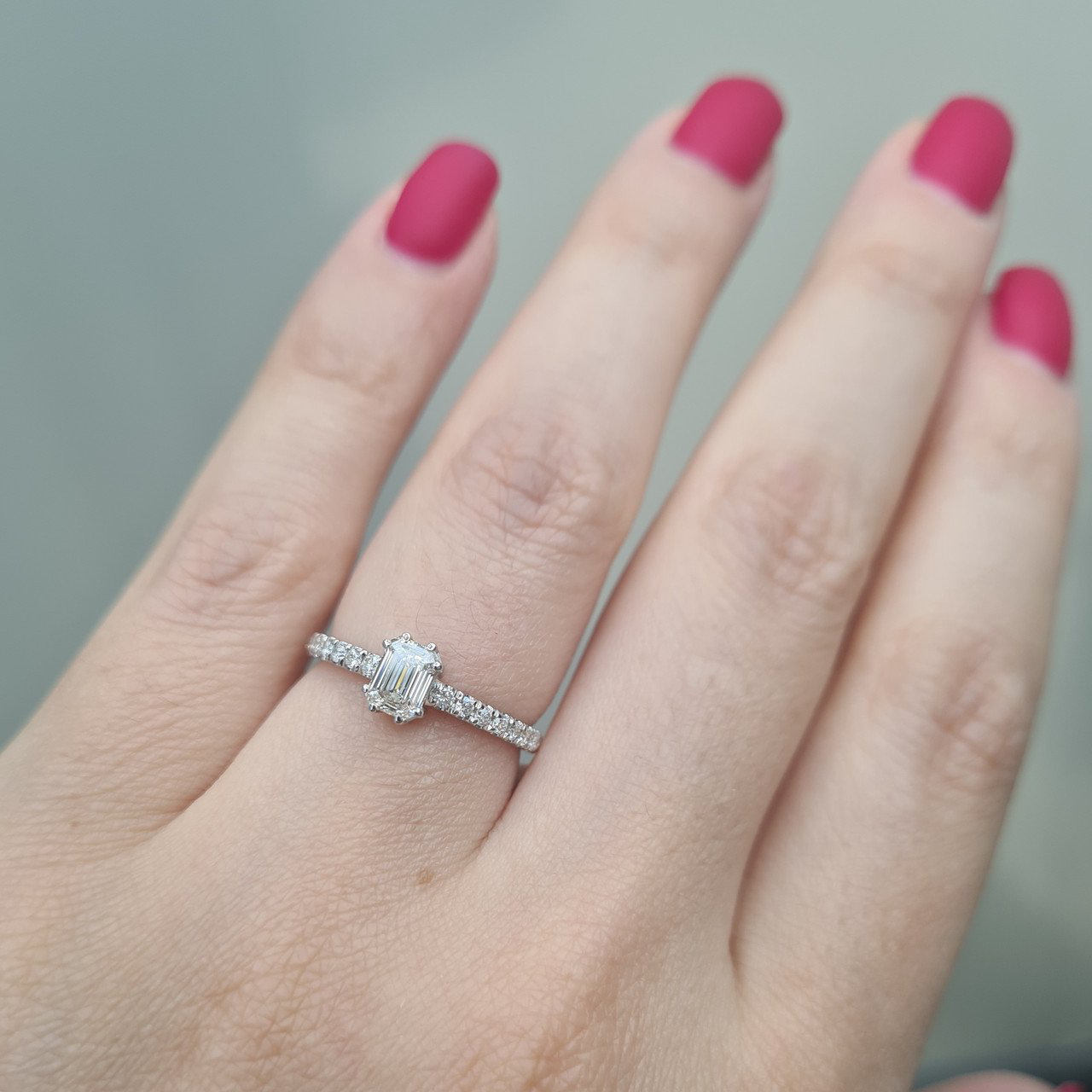 Кольцо Deimantas 95945680 16,5р 2,14гр 0,76ct. купить,NaN
