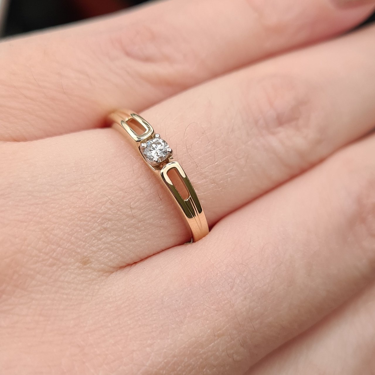 Кольцо Deimantas 98148821 18р 1,58гр 0,11ct. купить,NaN