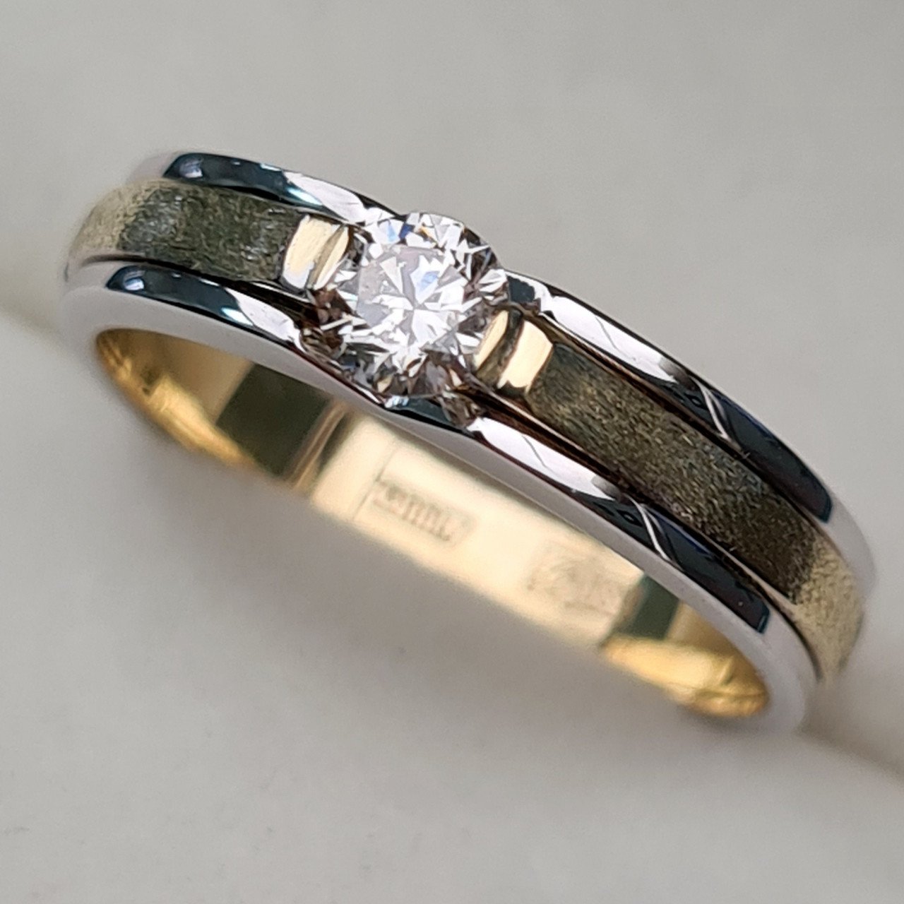 Кольцо Deimantas 93562048 17р 3,65гр 0,22ct. купить,NaN