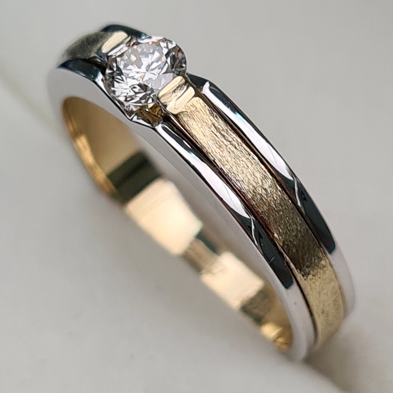 Кольцо Deimantas 93562048 17р 3,65гр 0,22ct. купить,NaN
