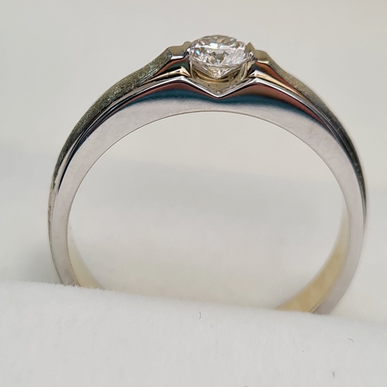 Кольцо Deimantas 93562048 17р 3,65гр 0,22ct. купить,NaN