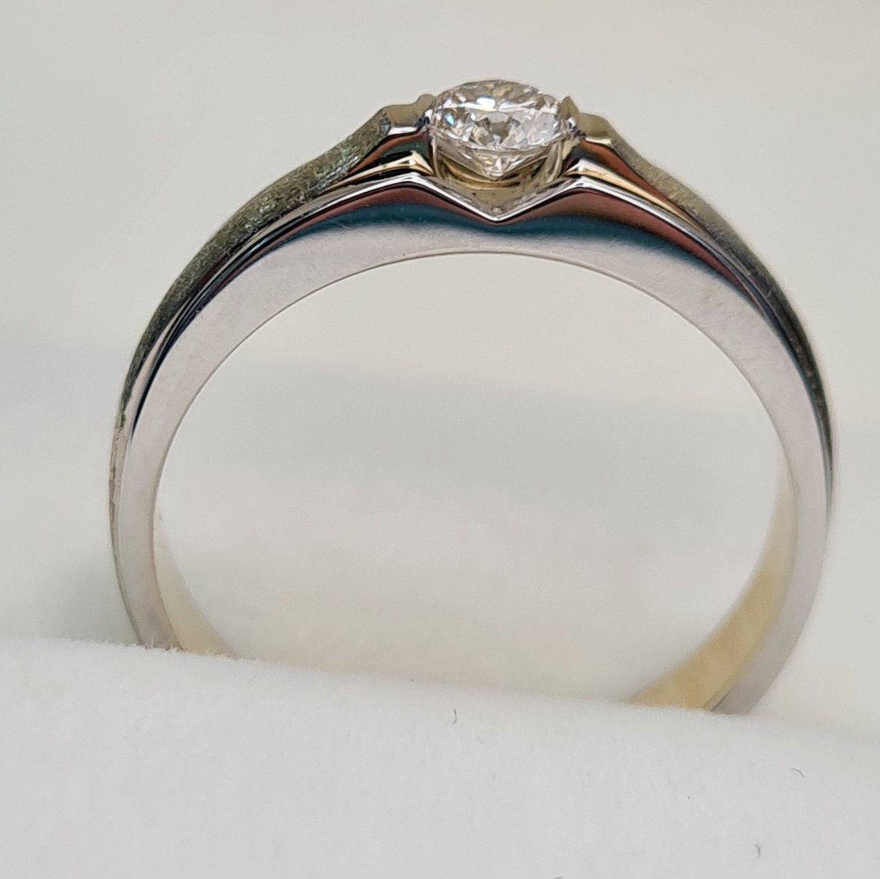 Кольцо Deimantas 93562048 17р 3,65гр 0,22ct. купить,NaN