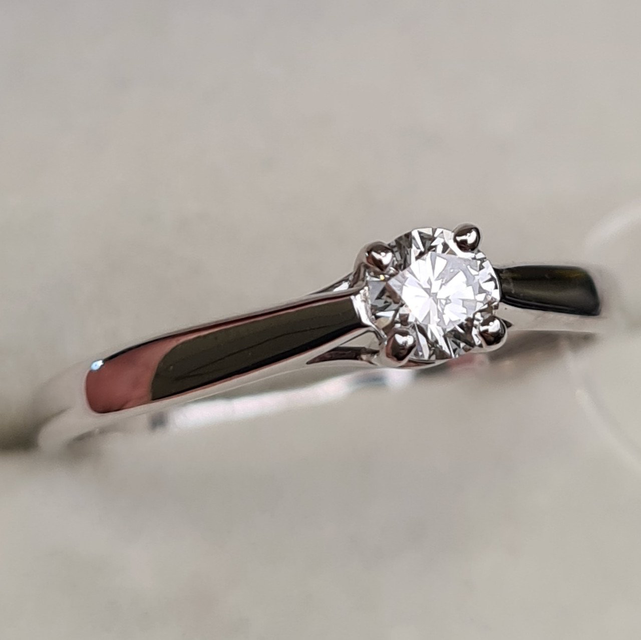 Кольцо Deimantas 98148874 17,5р 1,4гр 0,217ct. купить,NaN