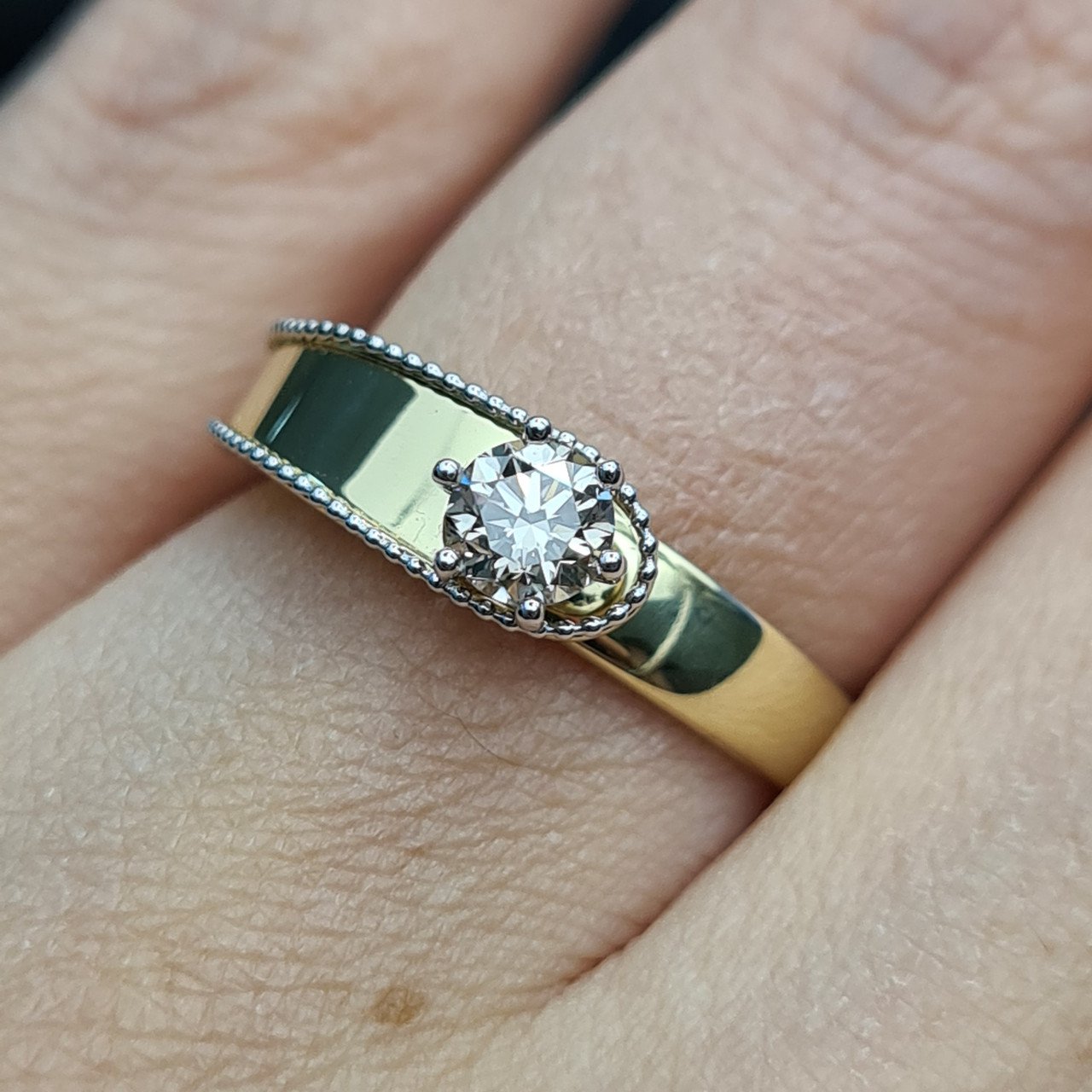 Кольцо Deimantas 93562073 17,5р 3,79гр 0,36ct. купить,NaN