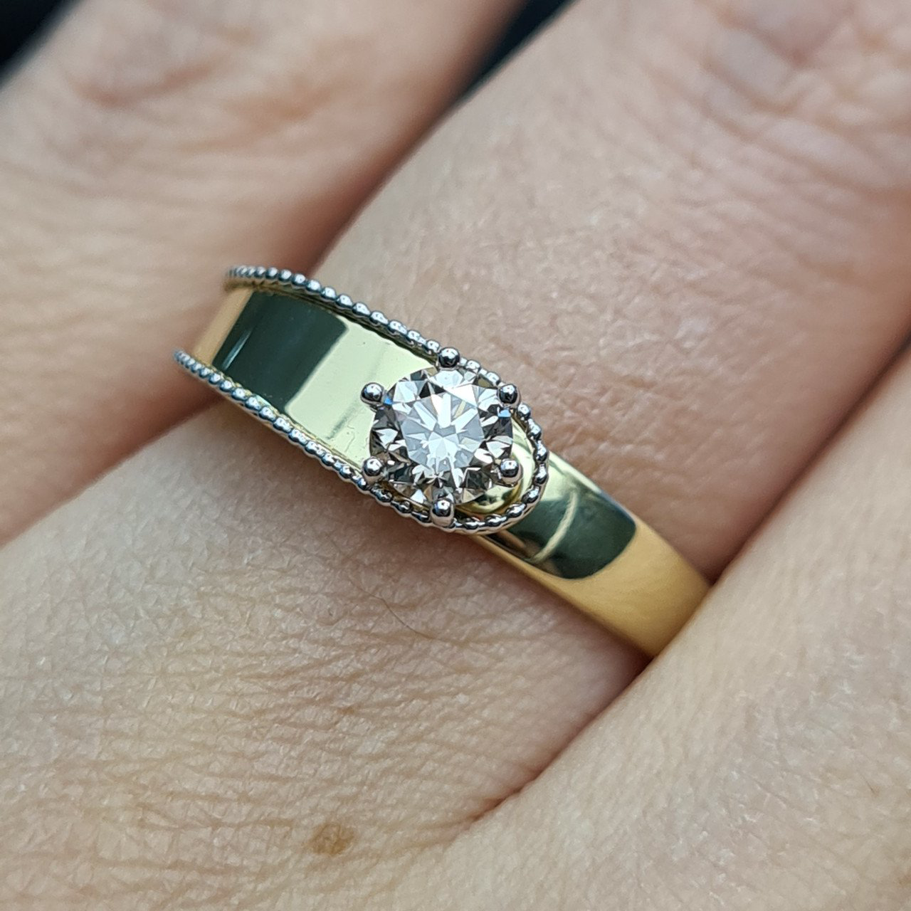 Кольцо Deimantas 93562073 17,5р 3,79гр 0,36ct. купить,NaN