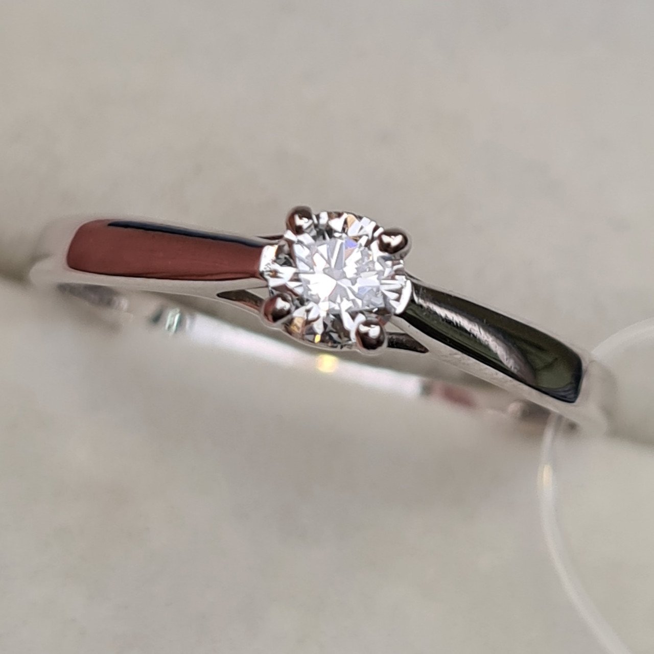 Кольцо Deimantas 98148874 17,5р 1,4гр 0,217ct. купить,NaN