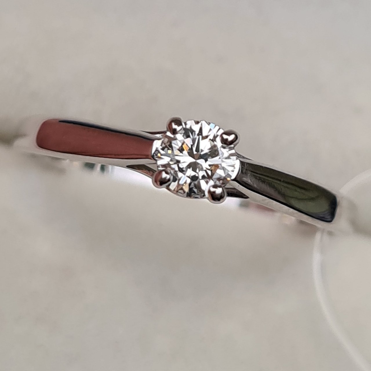 Кольцо Deimantas 98148874 17,5р 1,4гр 0,217ct. купить,NaN