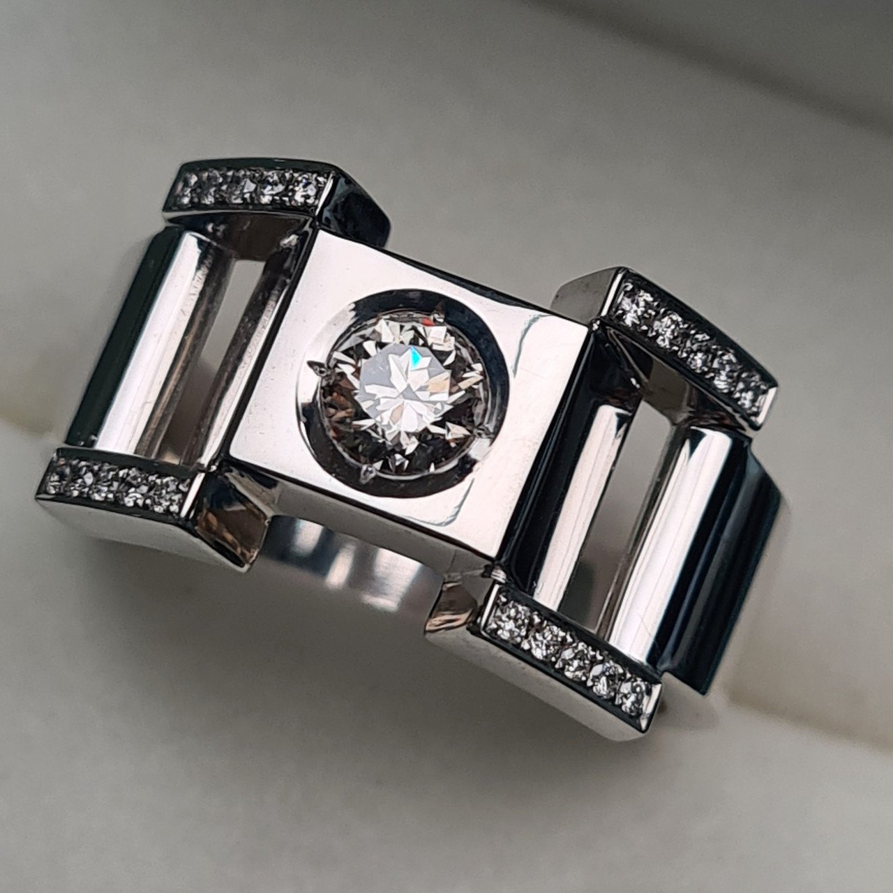 Мужская печатка Deimantas 95966260 21р 14,82гр 0,81ct. купить,NaN