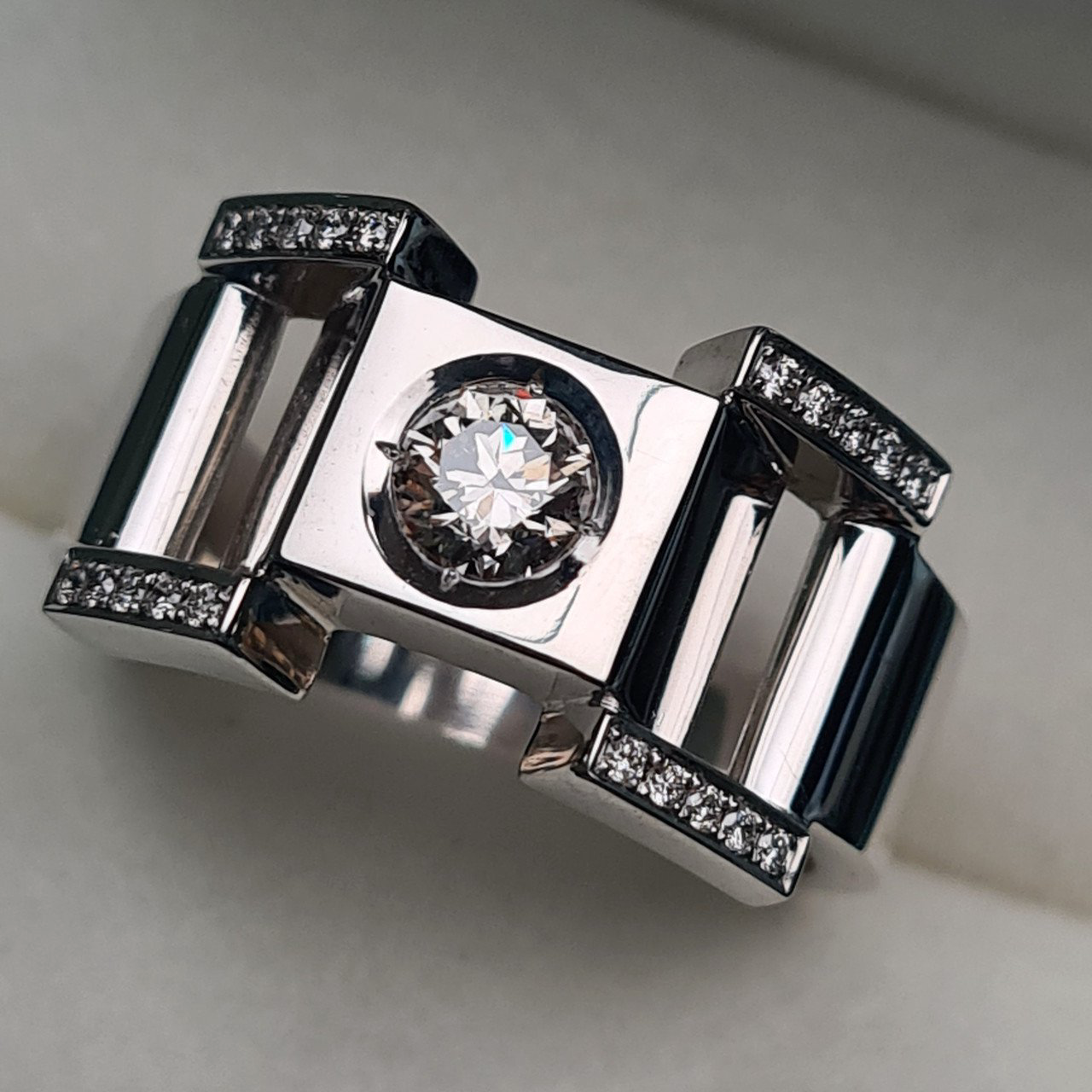 Мужская печатка Deimantas 95966260 21р 14,82гр 0,81ct. купить,NaN