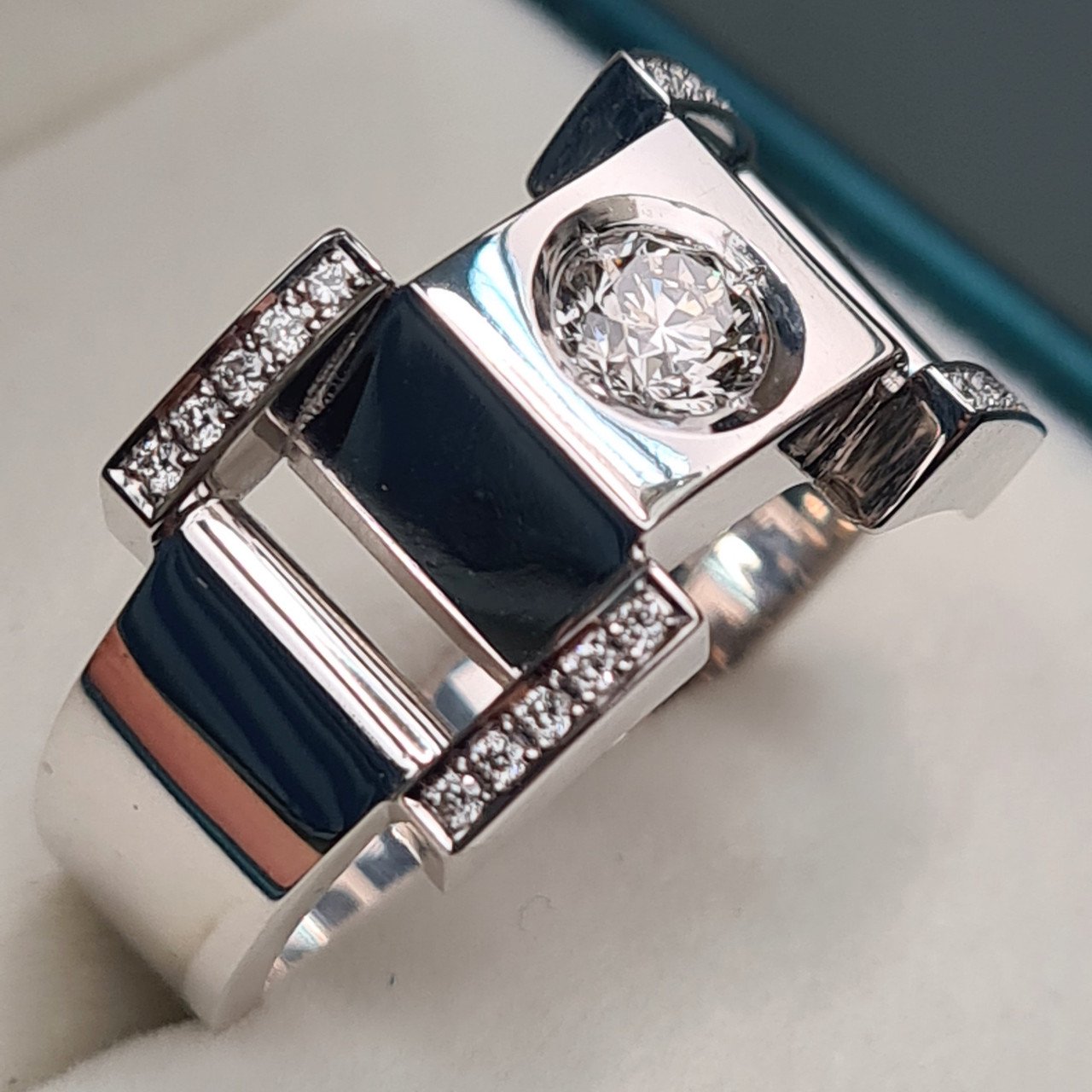 Мужская печатка Deimantas 95966260 21р 14,82гр 0,81ct. купить,NaN