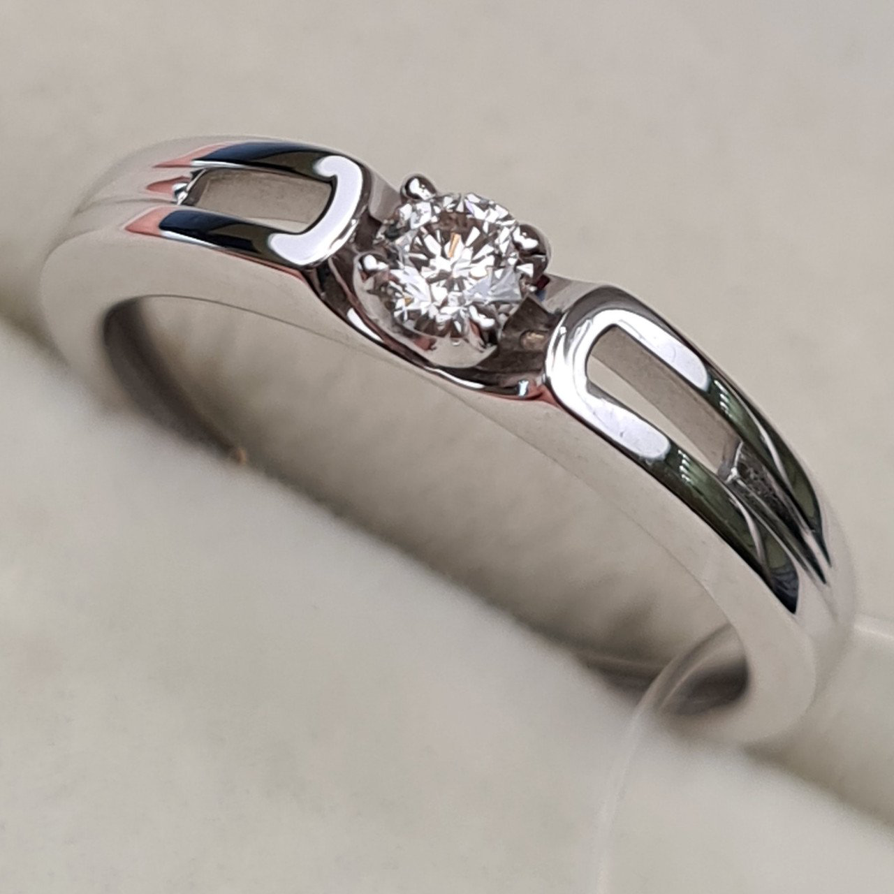 Кольцо Deimantas 98148883 16р 1,6гр 0,11ct. купить,NaN