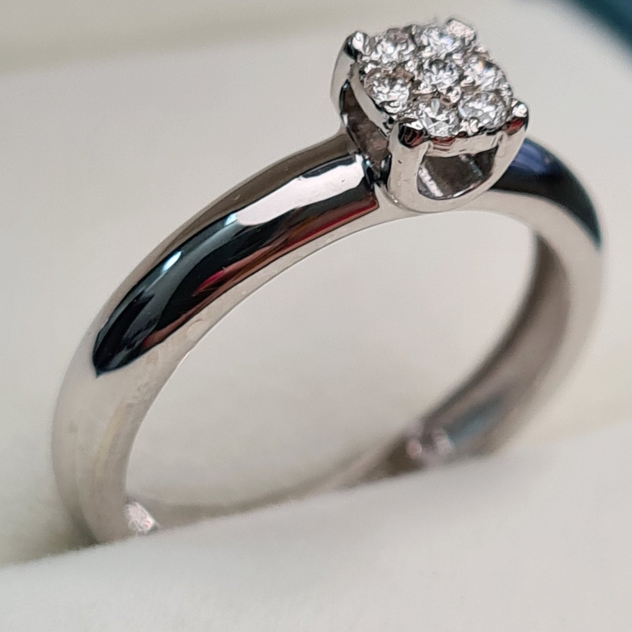 Кольцо Deimantas 93562112 16р 2,37гр 0,10ct. купить,NaN