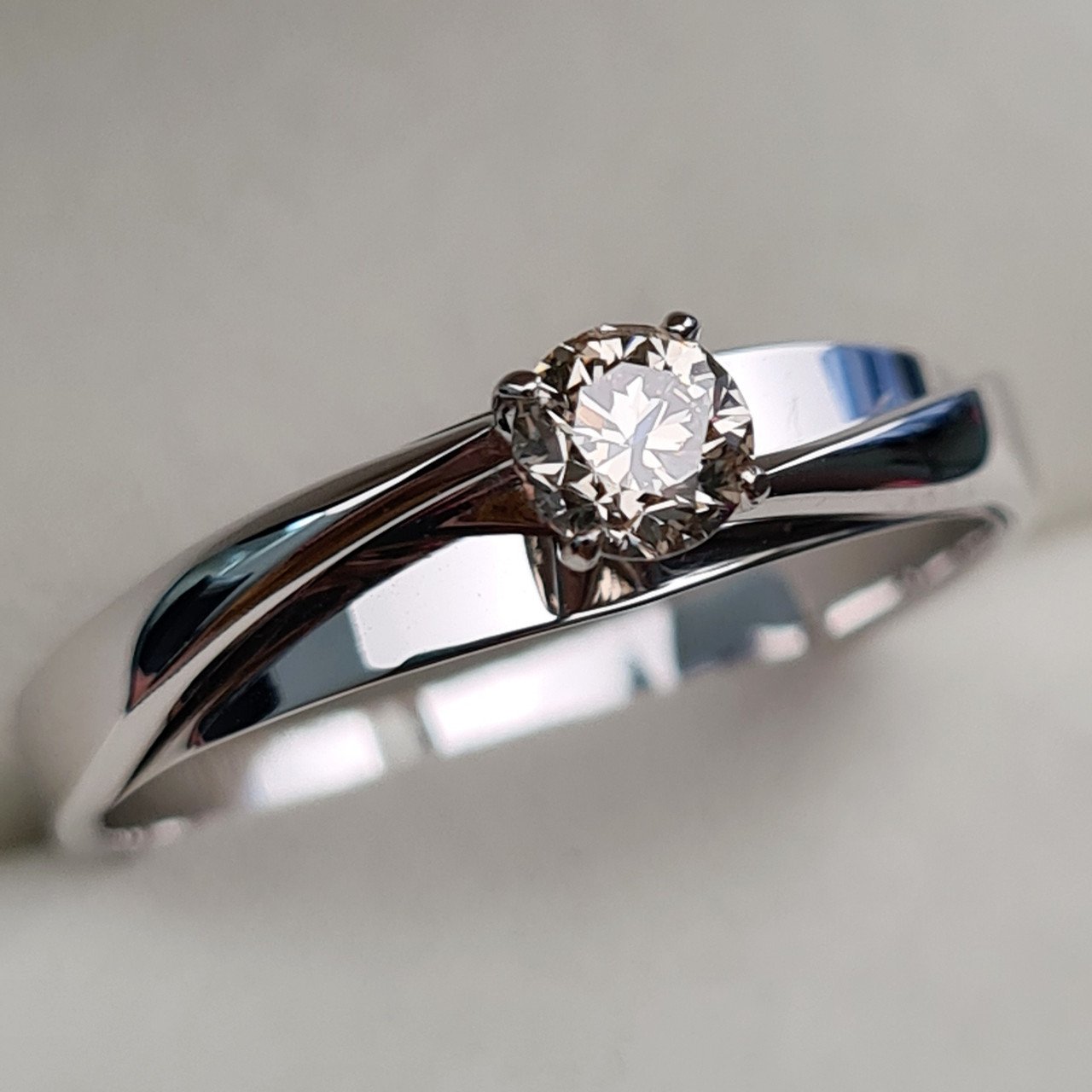 Кольцо Deimantas 93562156 18,5р 2,66гр 0,32ct. купить,NaN