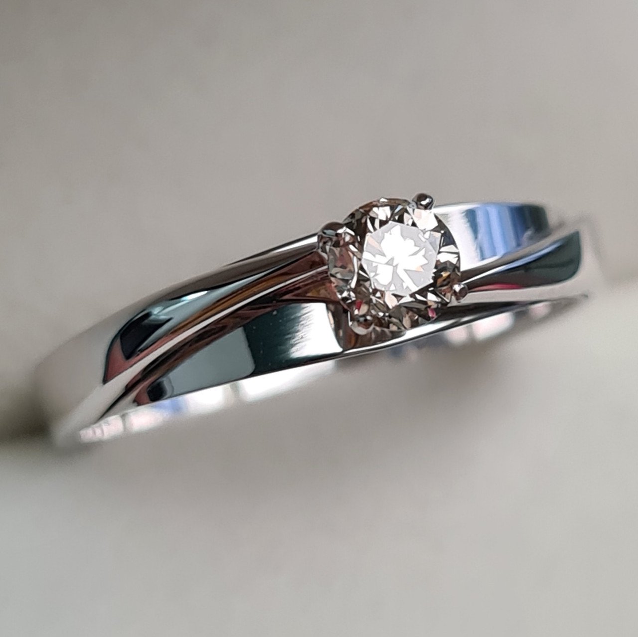 Кольцо Deimantas 93562156 18,5р 2,66гр 0,32ct. купить,NaN