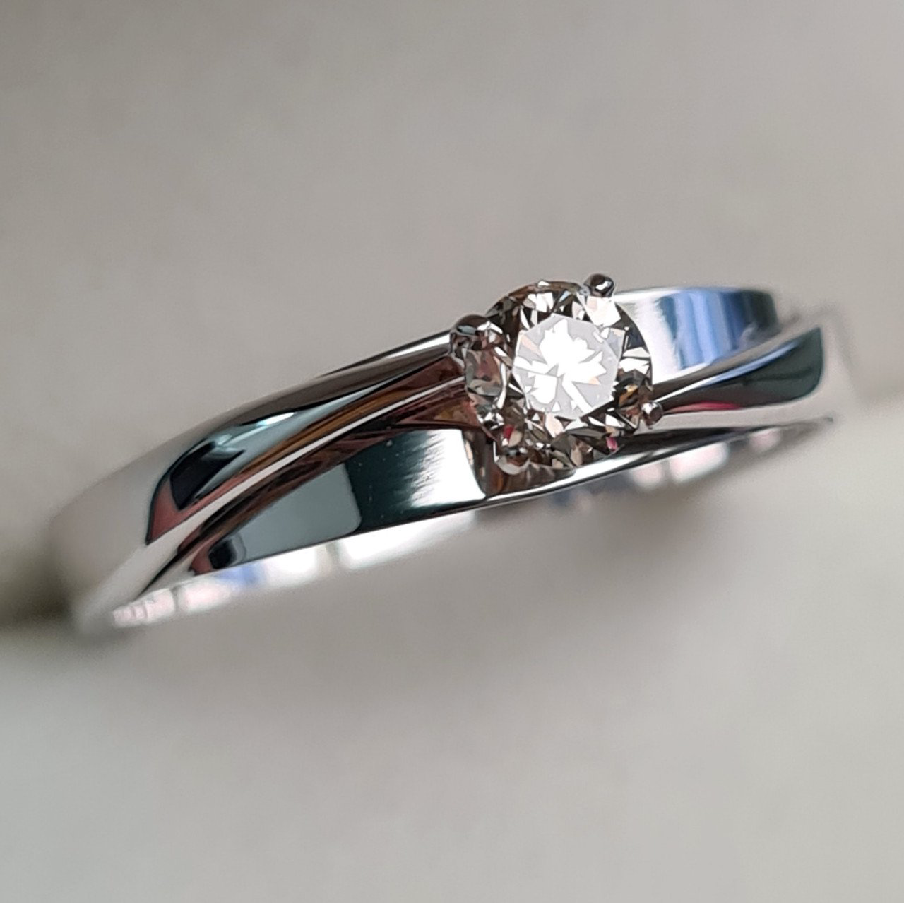 Кольцо Deimantas 93562156 18,5р 2,66гр 0,32ct. купить,NaN
