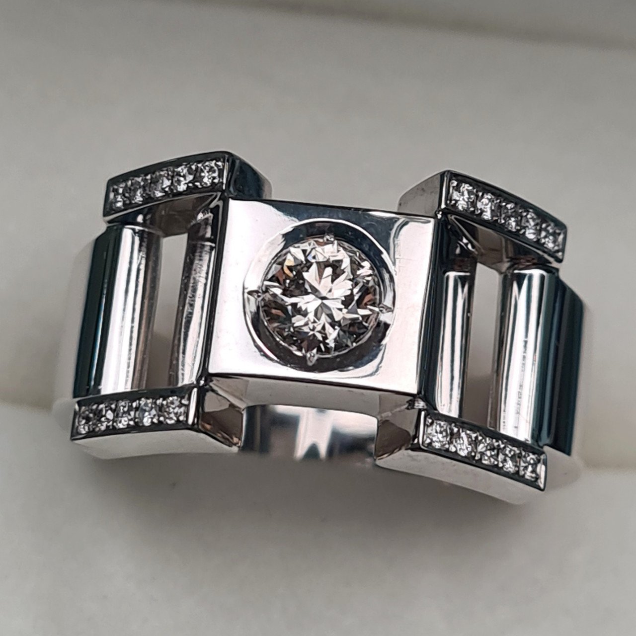 Мужская печатка Deimantas 95966260 21р 14,82гр 0,81ct. купить,NaN