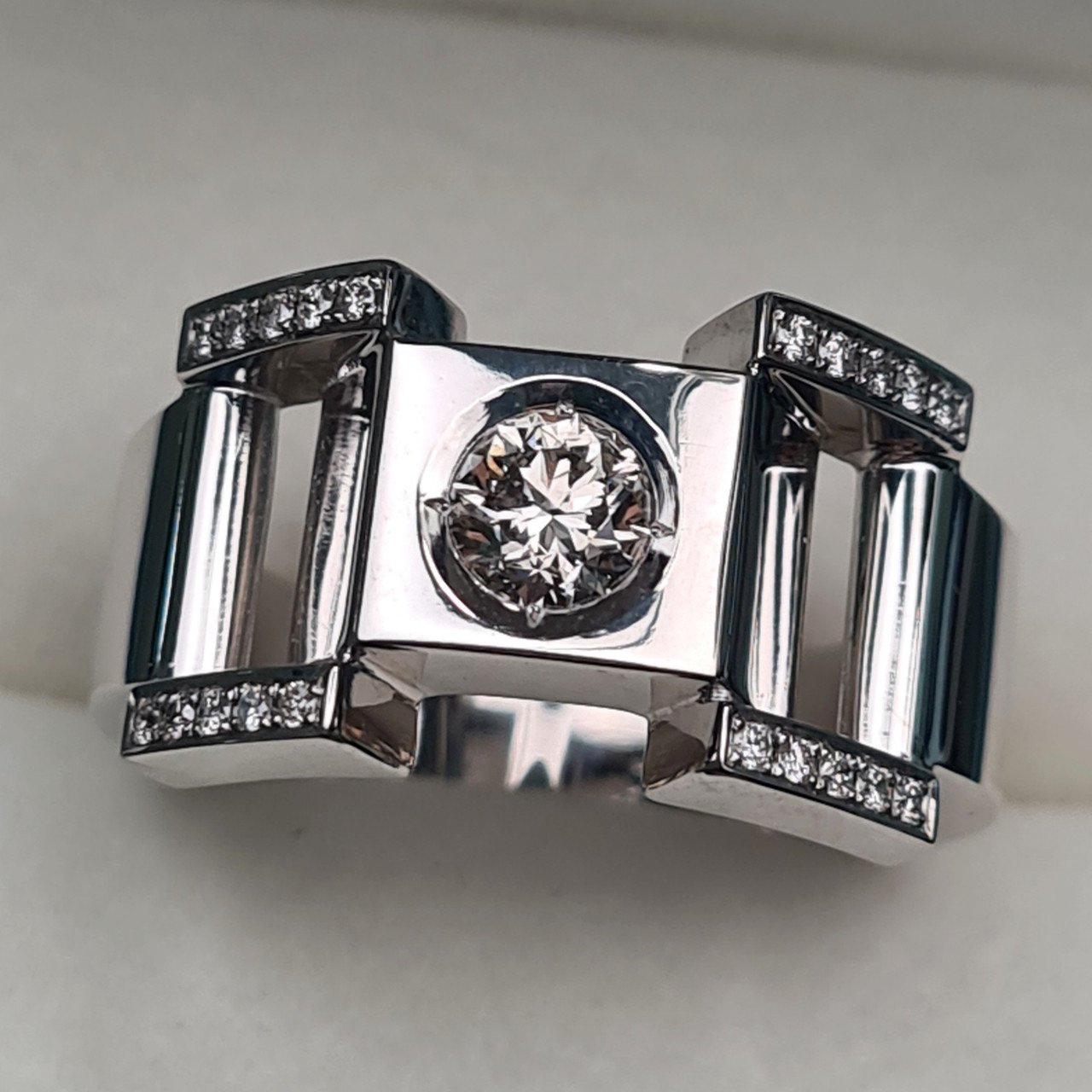 Мужская печатка Deimantas 95966260 21р 14,82гр 0,81ct. купить,NaN