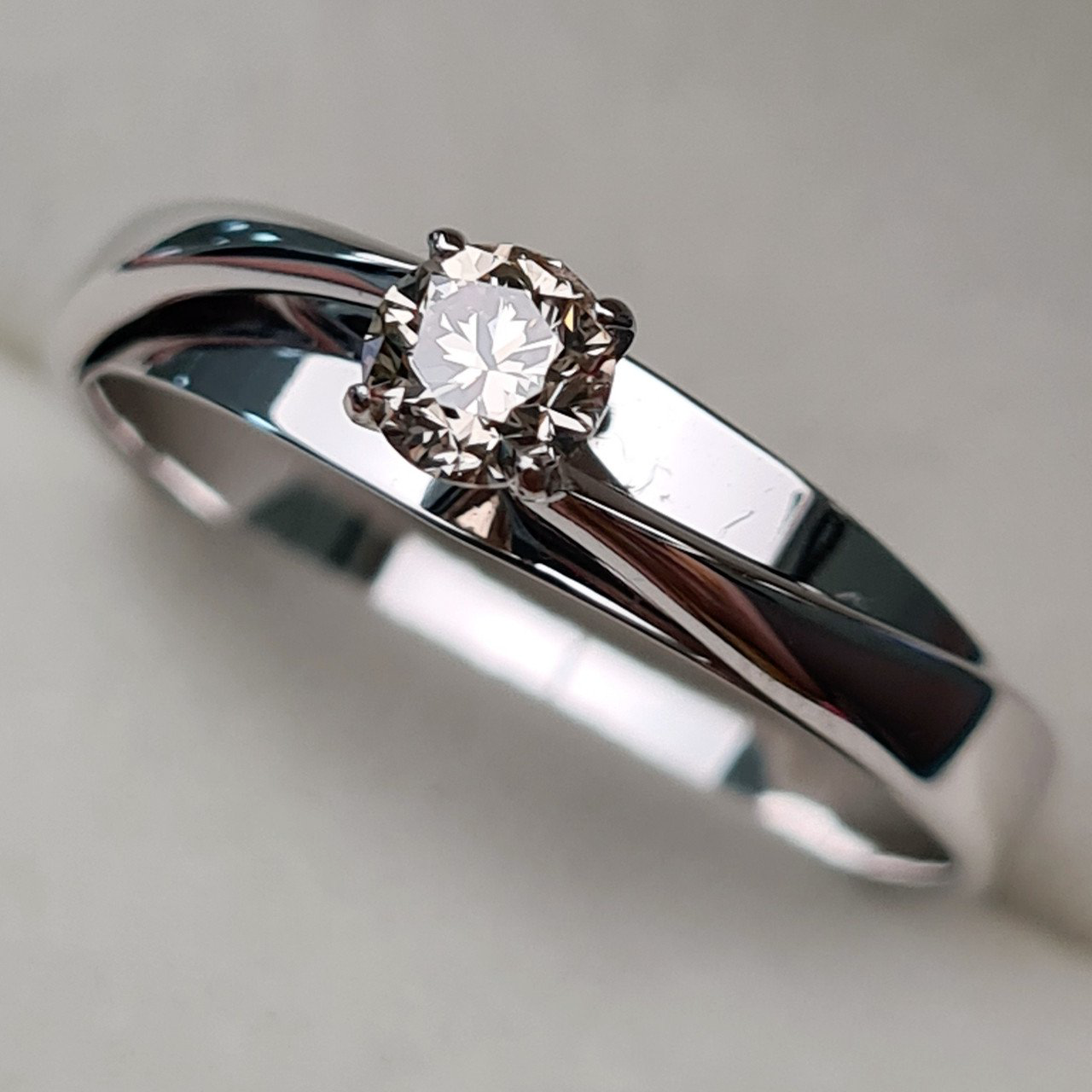 Кольцо Deimantas 93562156 18,5р 2,66гр 0,32ct. купить,NaN