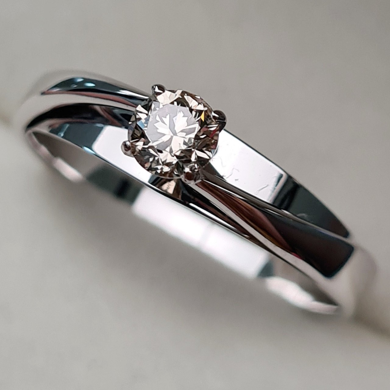 Кольцо Deimantas 93562156 18,5р 2,66гр 0,32ct. купить,NaN