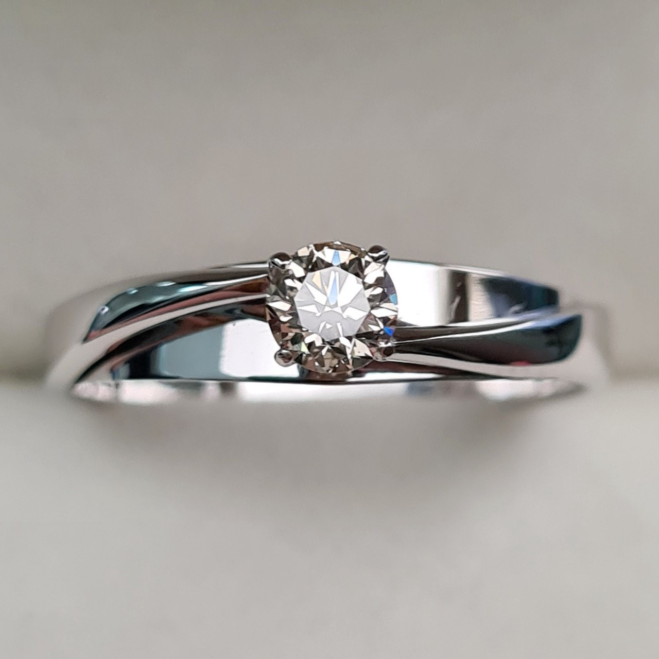 Кольцо Deimantas 93562156 18,5р 2,66гр 0,32ct. купить,NaN