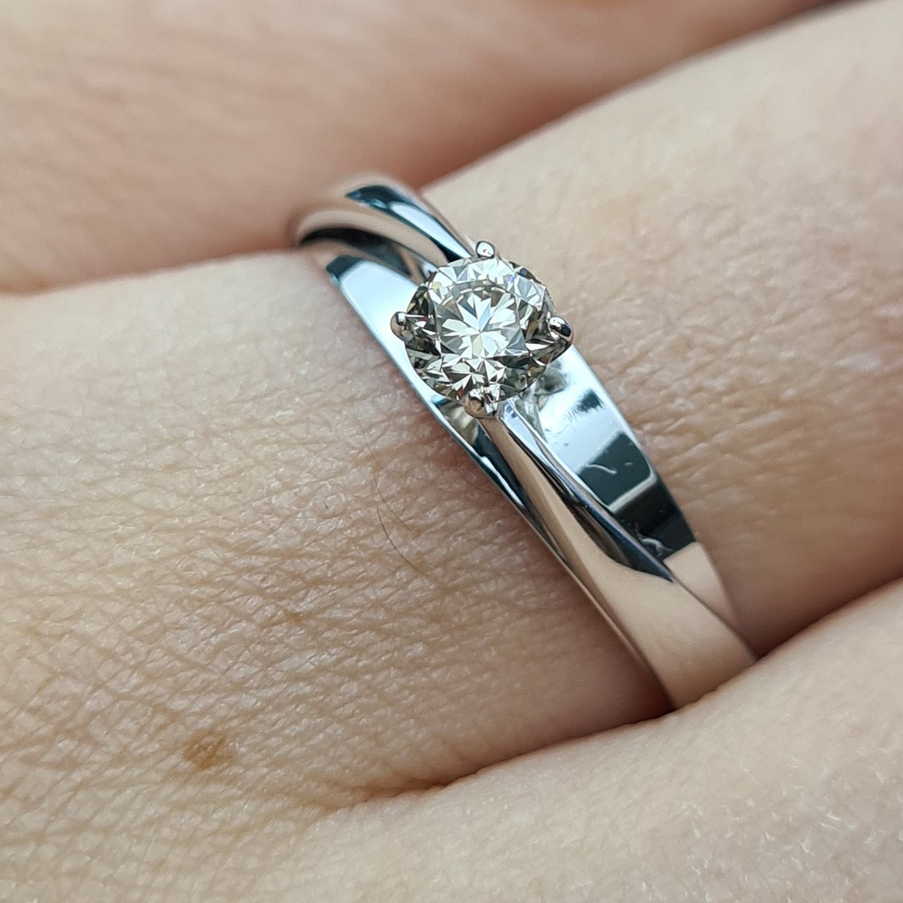 Кольцо Deimantas 93562156 18,5р 2,66гр 0,32ct. купить,NaN