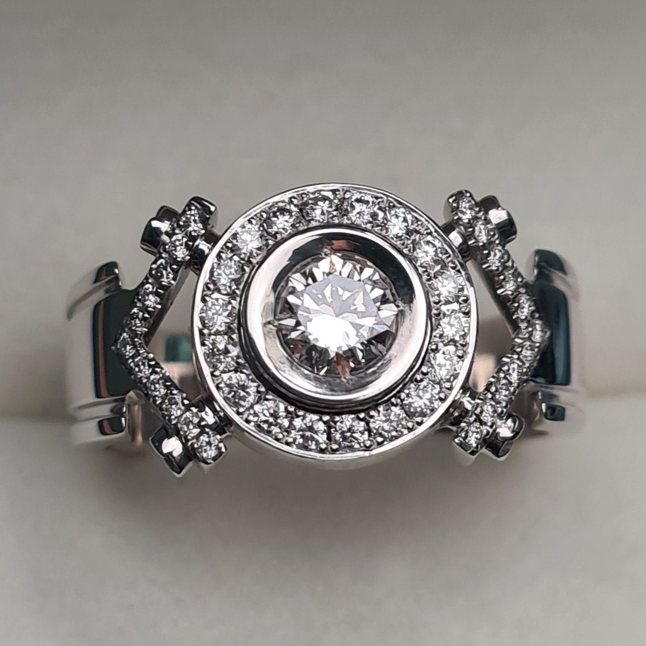 Кольцо Deimantas 95966262 21р 11,85гр 1,08ct. купить,NaN