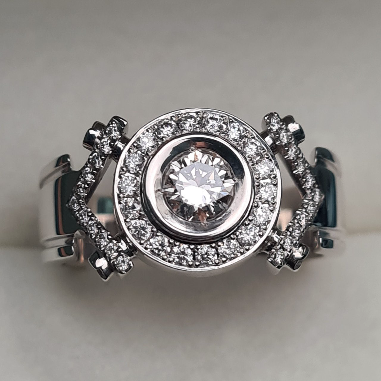 Кольцо Deimantas 95966262 21р 11,85гр 1,08ct. купить,NaN