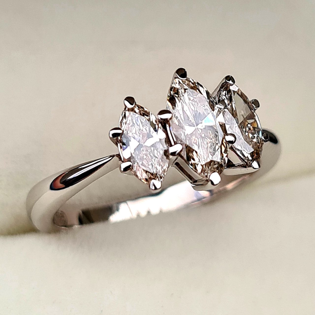 Кольцо Deimantas 95966269 16,5р 3,17гр 1,05ct. купить,NaN