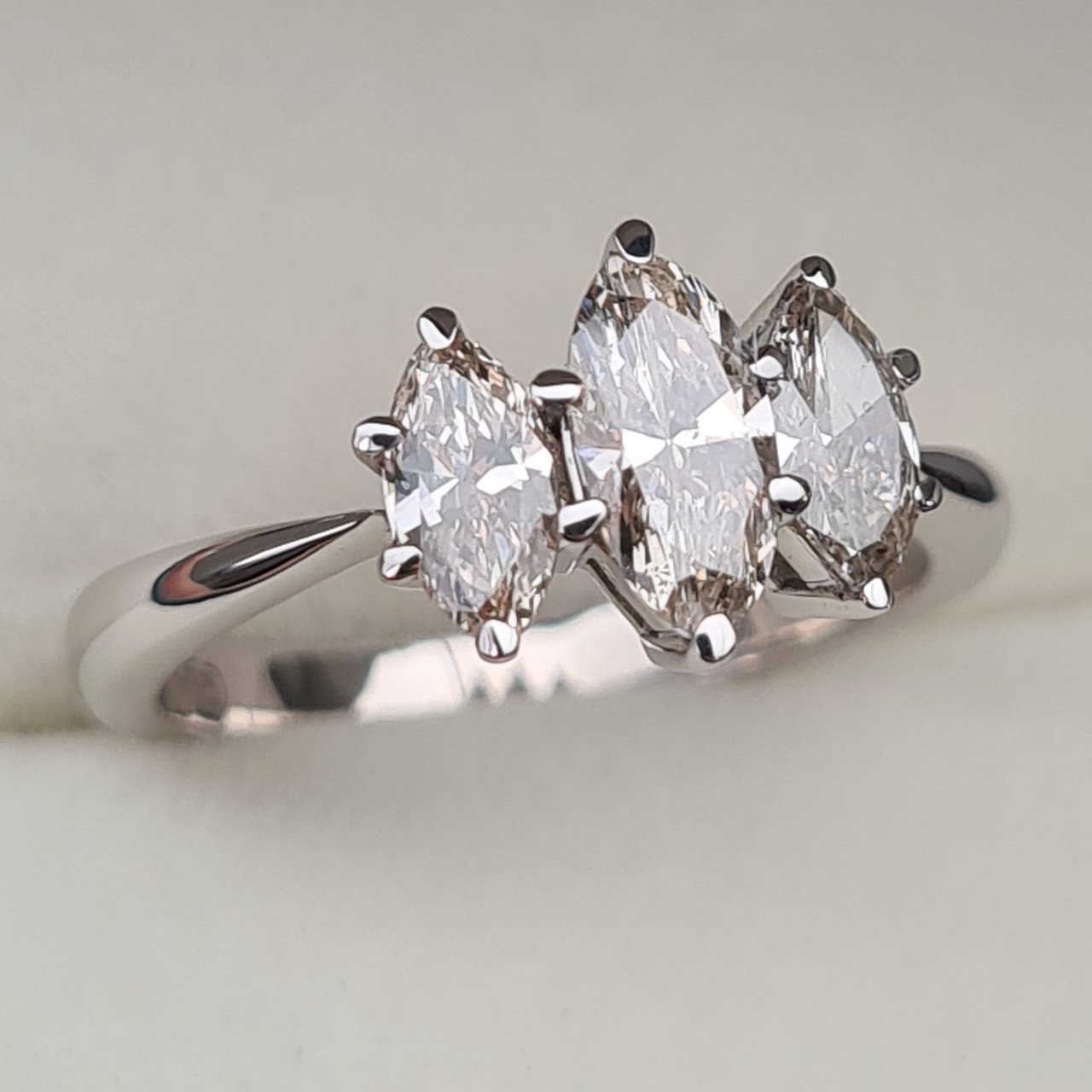 Кольцо Deimantas 95966269 16,5р 3,17гр 1,05ct. купить,NaN
