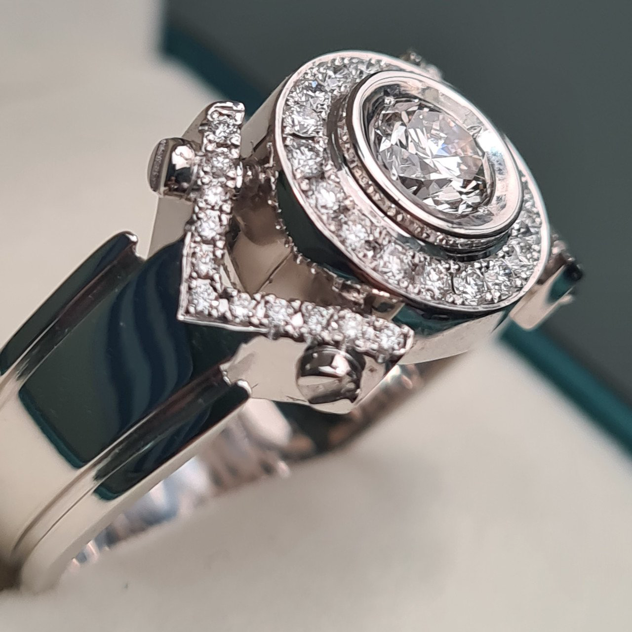 Кольцо Deimantas 95966262 21р 11,85гр 1,08ct. купить,NaN
