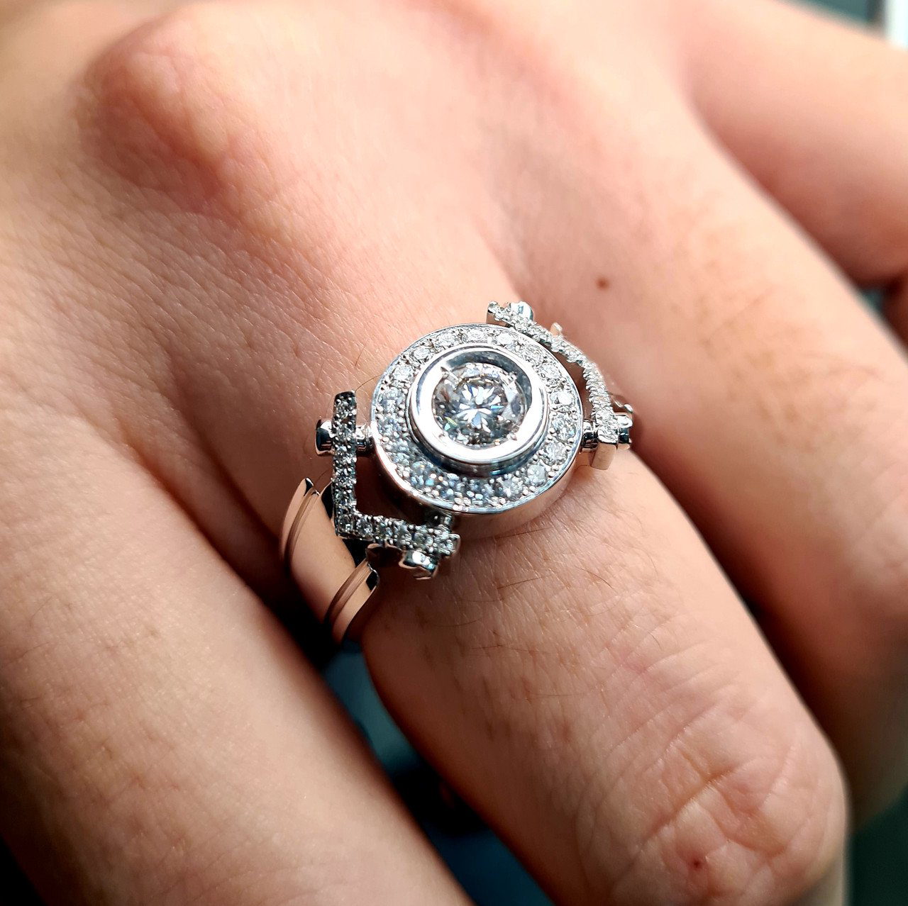 Кольцо Deimantas 95966262 21р 11,85гр 1,08ct. купить,NaN