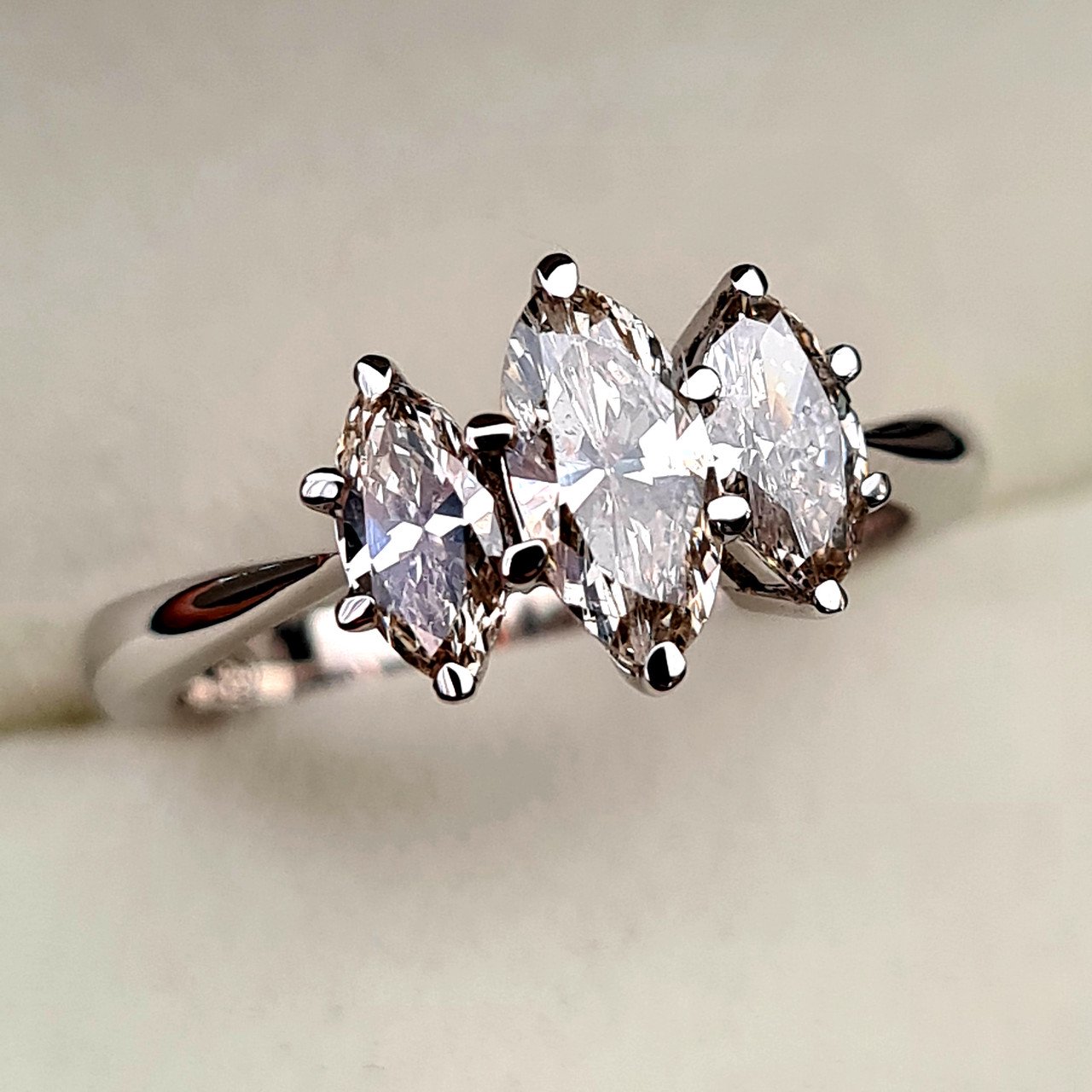 Кольцо Deimantas 95966269 16,5р 3,17гр 1,05ct. купить,NaN