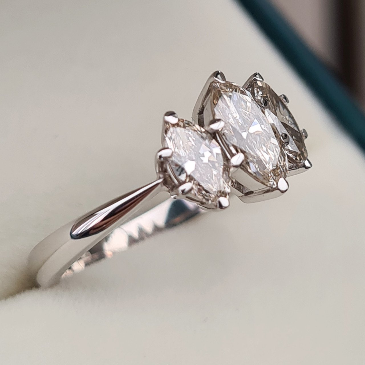 Кольцо Deimantas 95966269 16,5р 3,17гр 1,05ct. купить,NaN