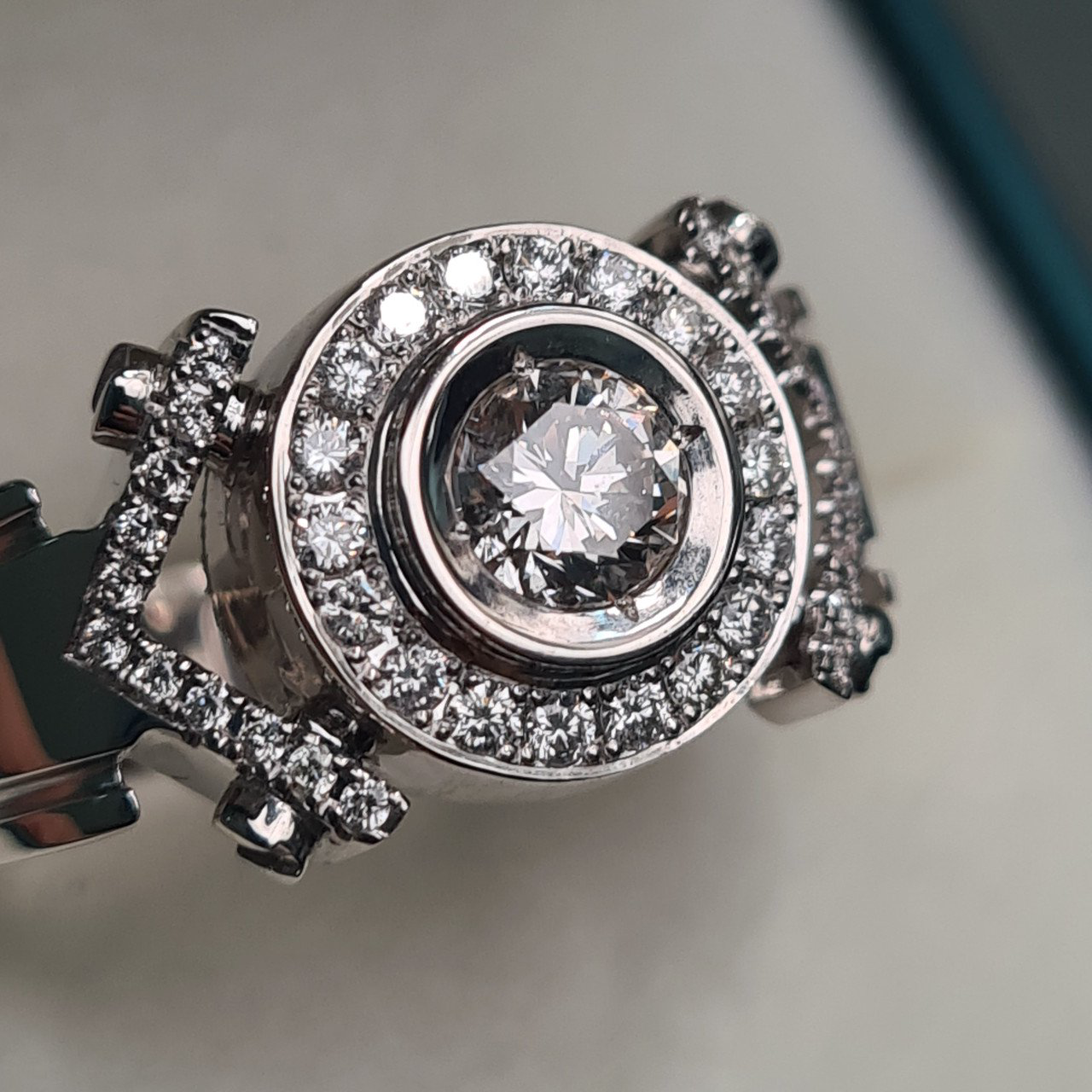 Кольцо Deimantas 95966262 21р 11,85гр 1,08ct. купить,NaN