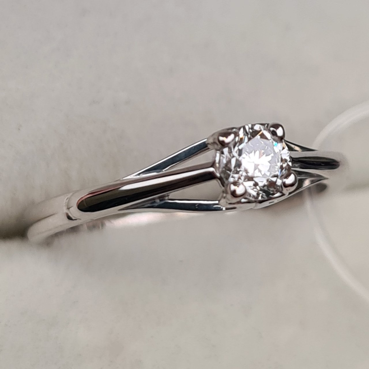 Кольцо Deimantas 98149450 15р 1,24гр 0,204ct. купить,NaN