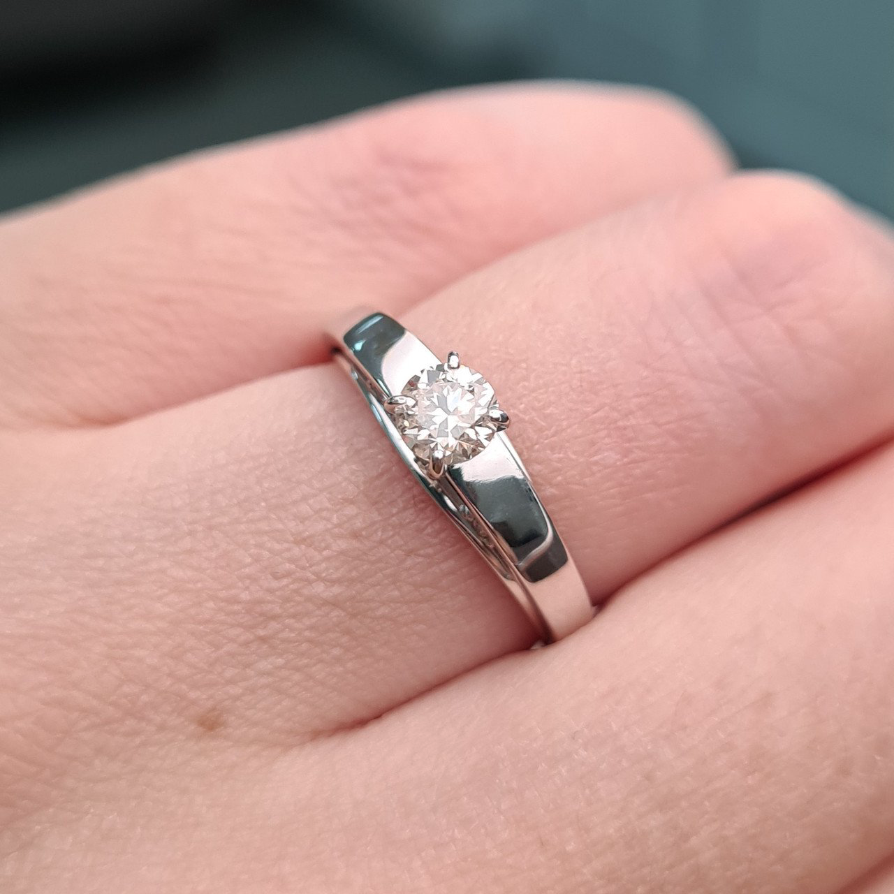 Кольцо Deimantas 93562230 17,5р 3,72гр 0,47ct. купить,NaN