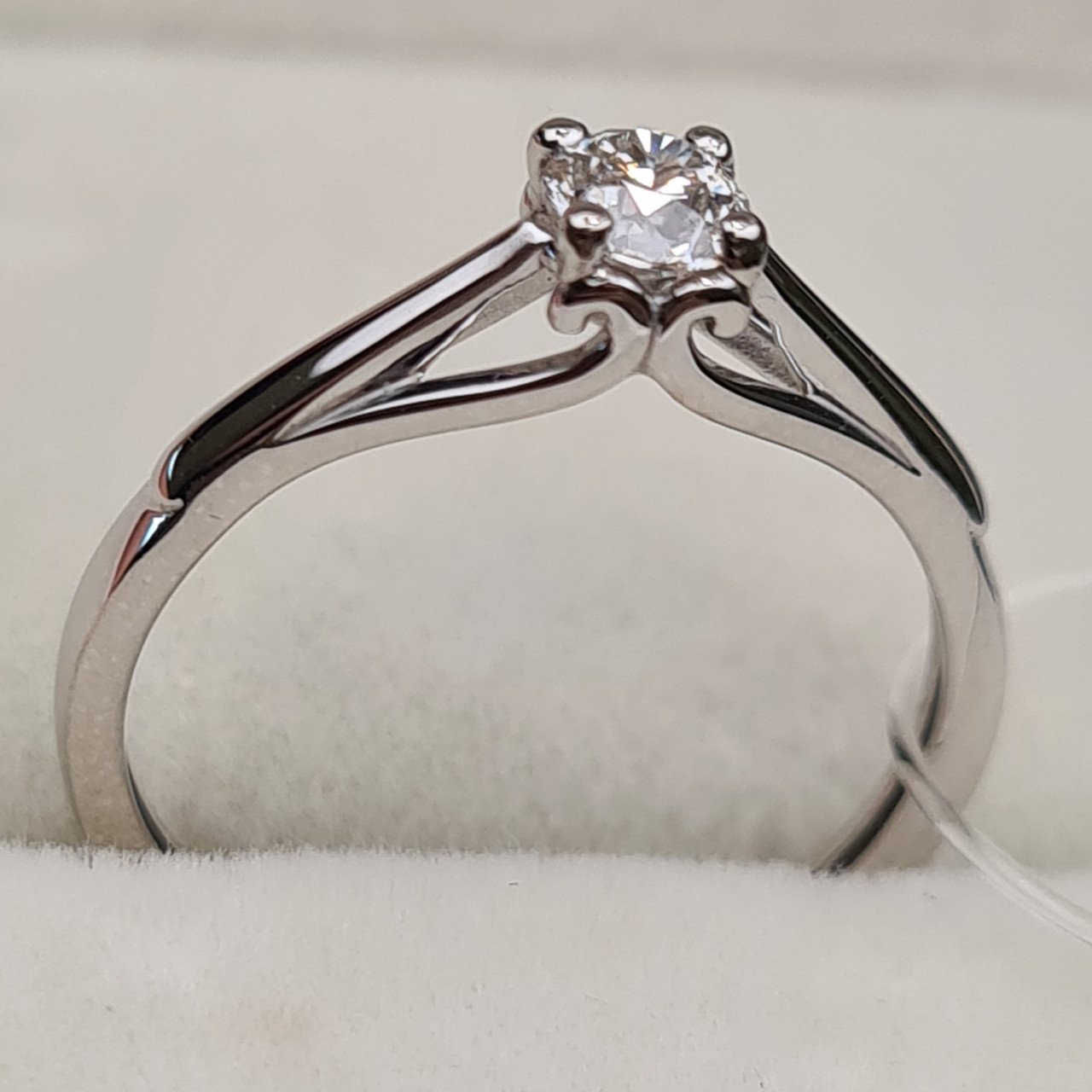 Кольцо Deimantas 98149450 15р 1,24гр 0,204ct. купить,NaN