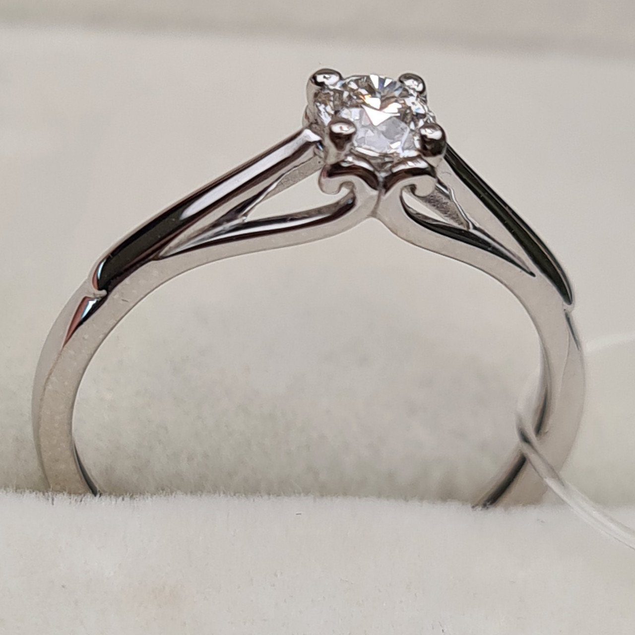 Кольцо Deimantas 98149450 15р 1,24гр 0,204ct. купить,NaN