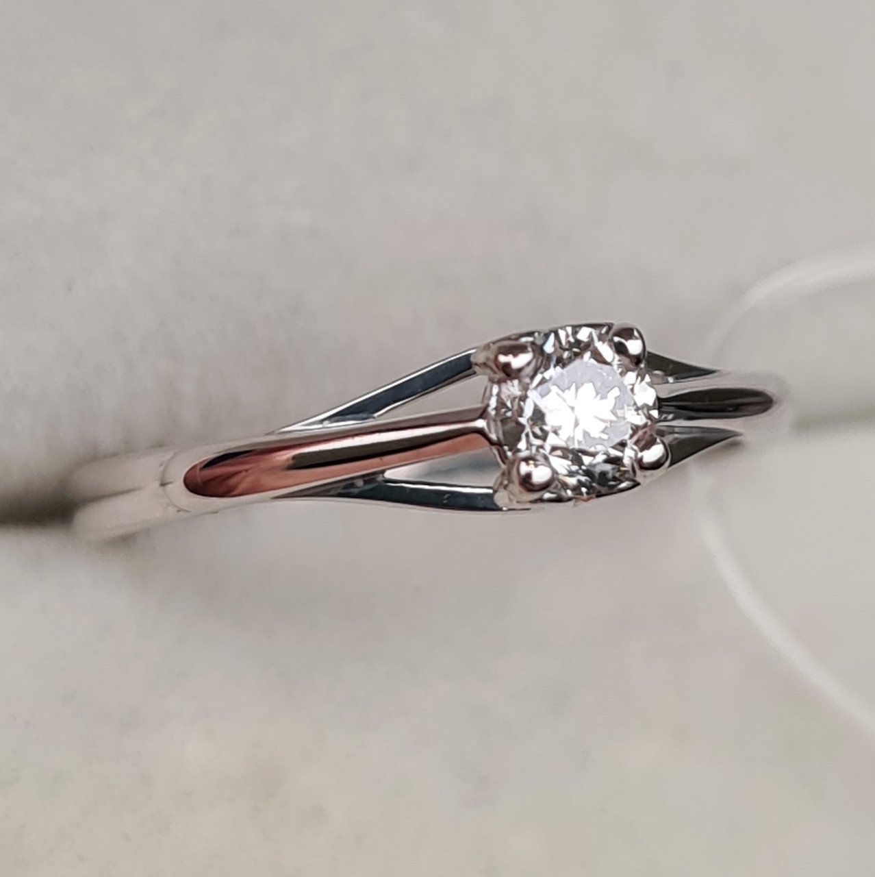 Кольцо Deimantas 98149450 15р 1,24гр 0,204ct. купить,NaN