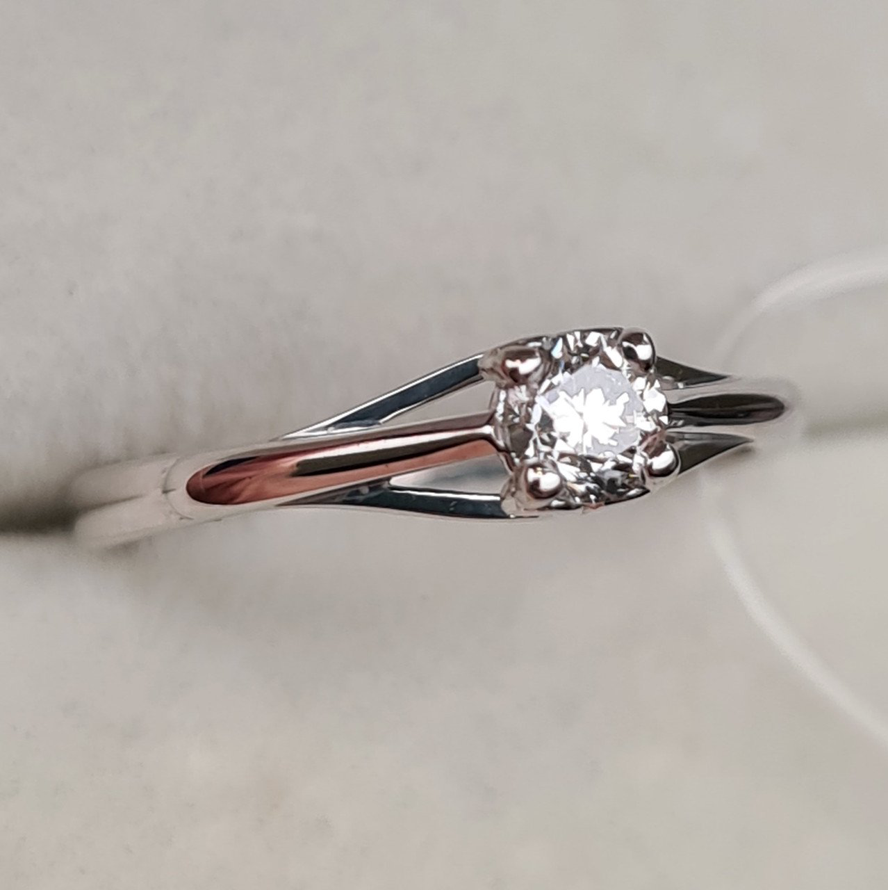 Кольцо Deimantas 98149450 15р 1,24гр 0,204ct. купить,NaN
