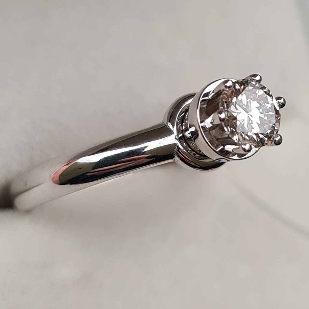 Кольцо Deimantas 98149694 16,5р 3,02гр 0,39ct. купить,NaN