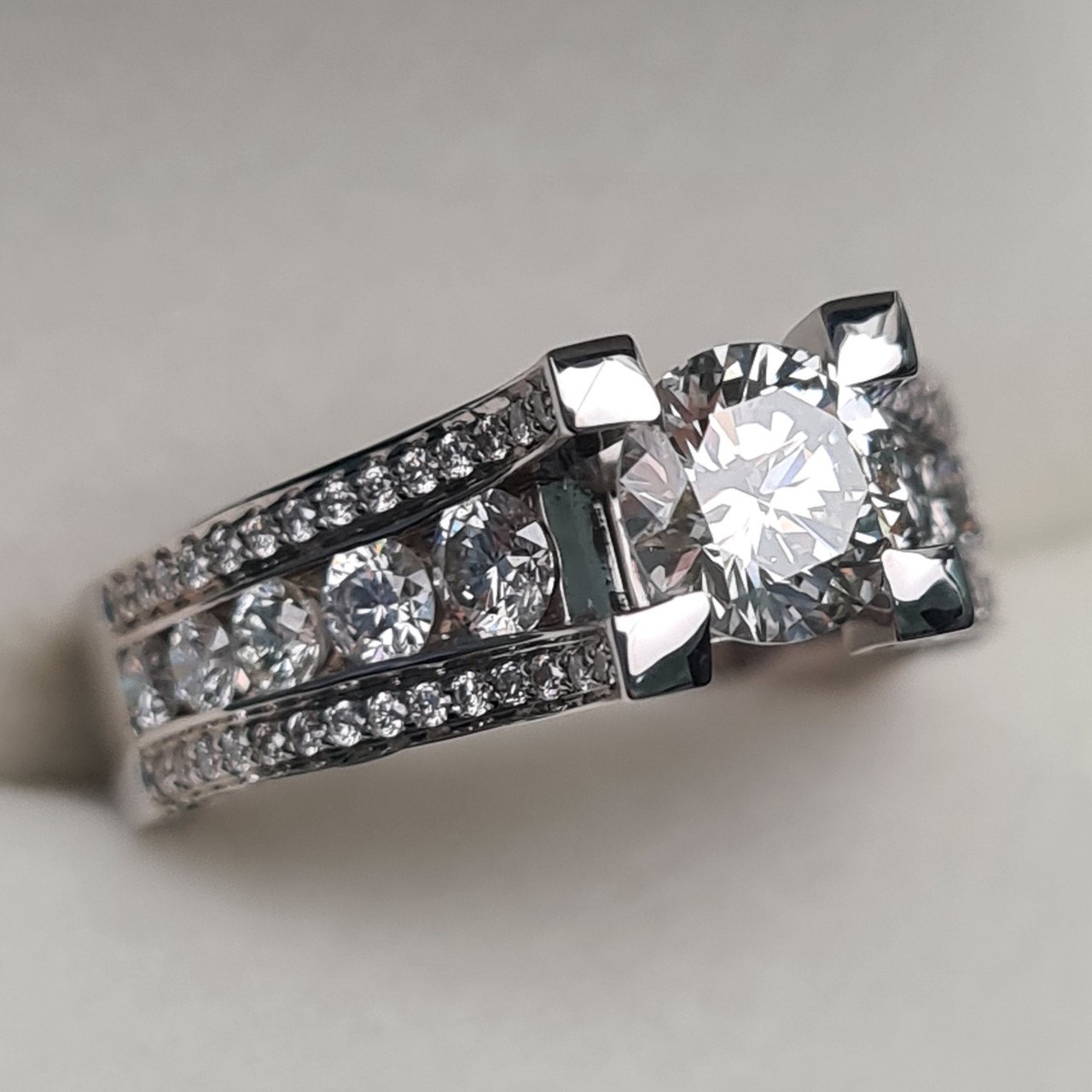 Кольцо Deimantas 95968436 17,5р 9,1гр 2,26ct. купить,NaN
