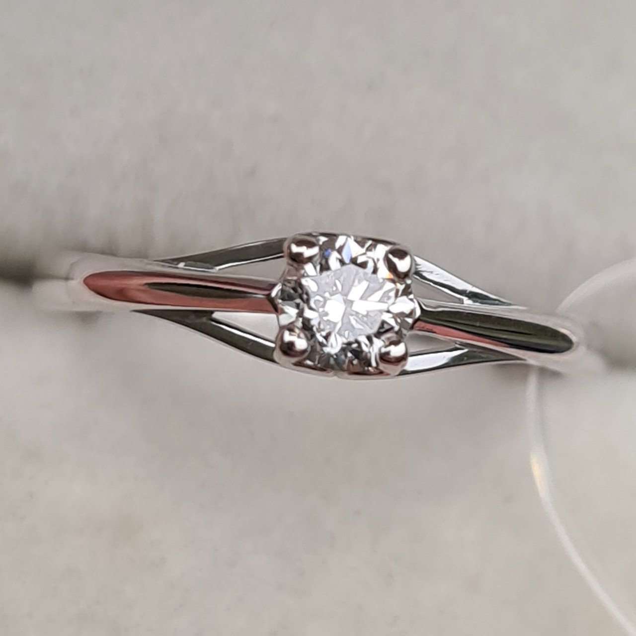 Кольцо Deimantas 98149450 15р 1,24гр 0,204ct. купить,NaN