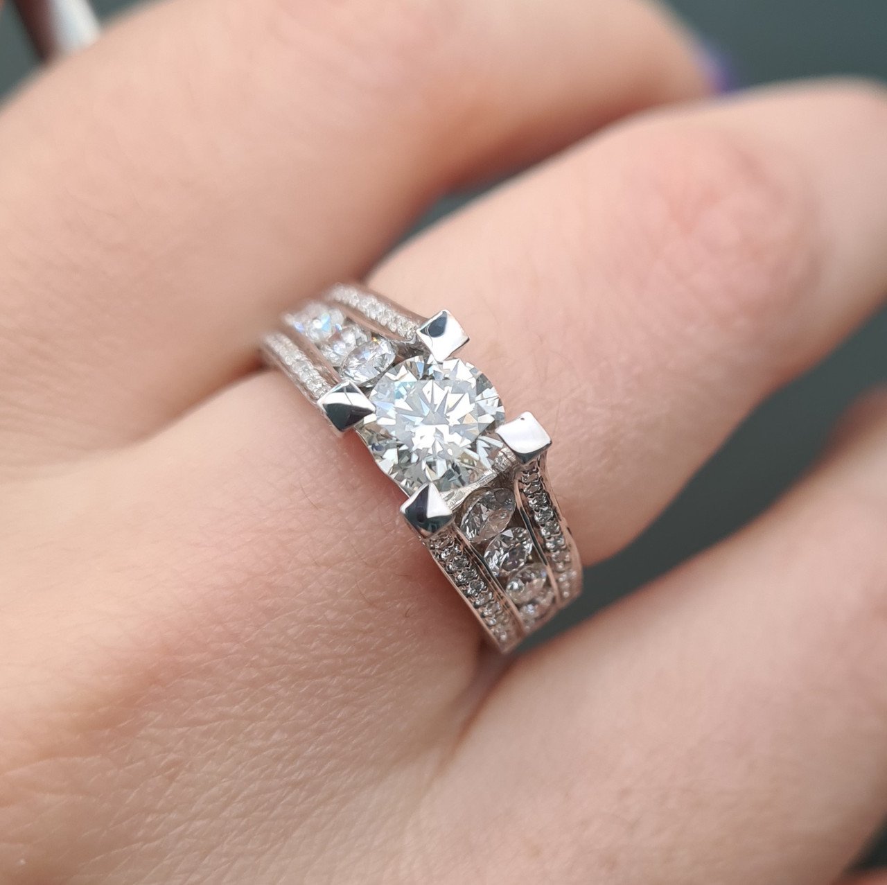 Кольцо Deimantas 95968436 17,5р 9,1гр 2,26ct. купить,NaN