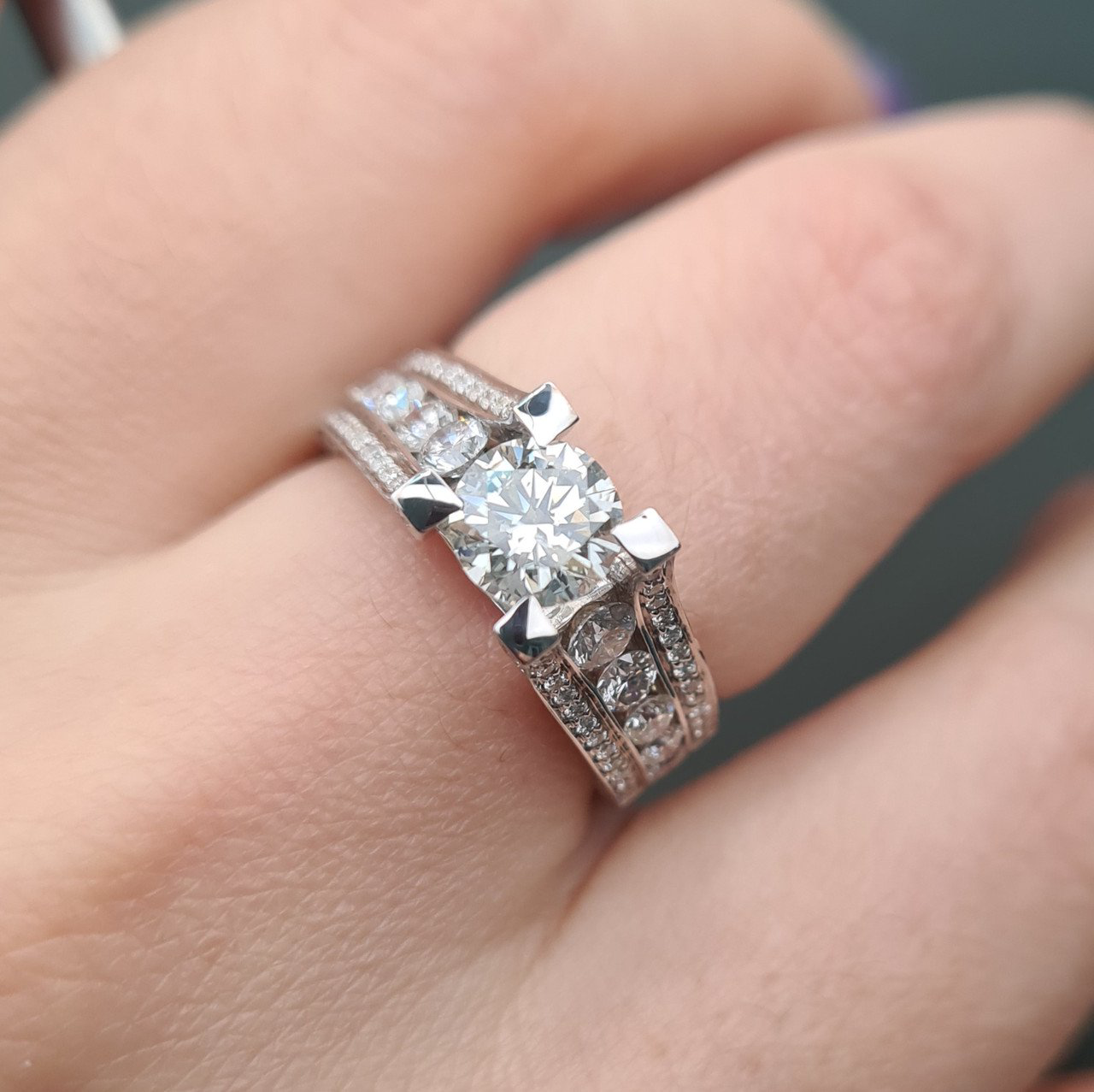Кольцо Deimantas 95968436 17,5р 9,1гр 2,26ct. купить,NaN