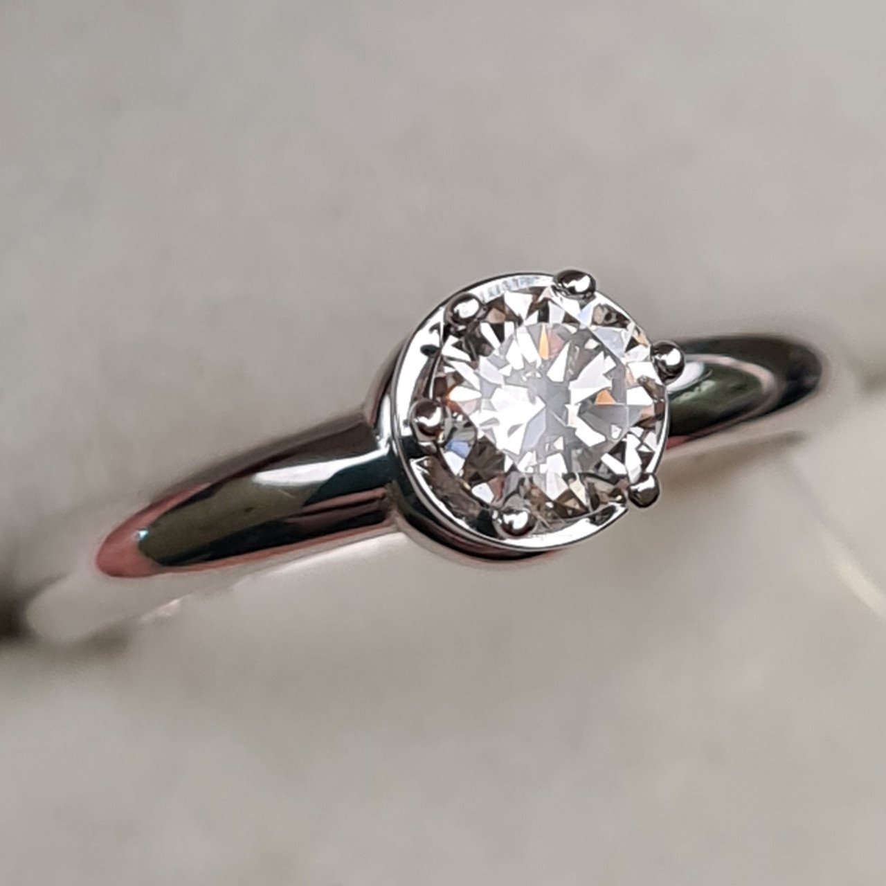 Кольцо Deimantas 98149694 16,5р 3,02гр 0,39ct. купить,NaN