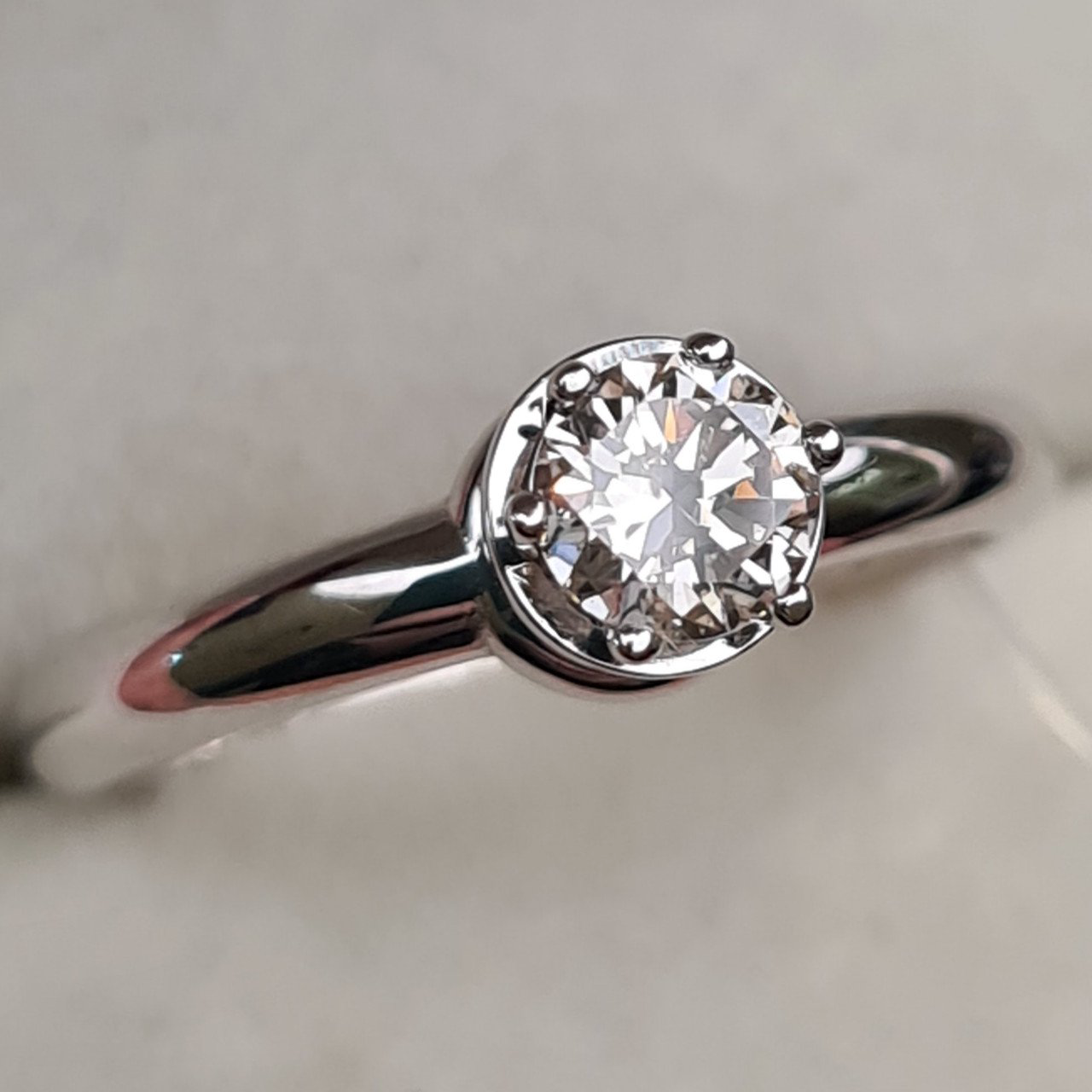 Кольцо Deimantas 98149694 16,5р 3,02гр 0,39ct. купить,NaN