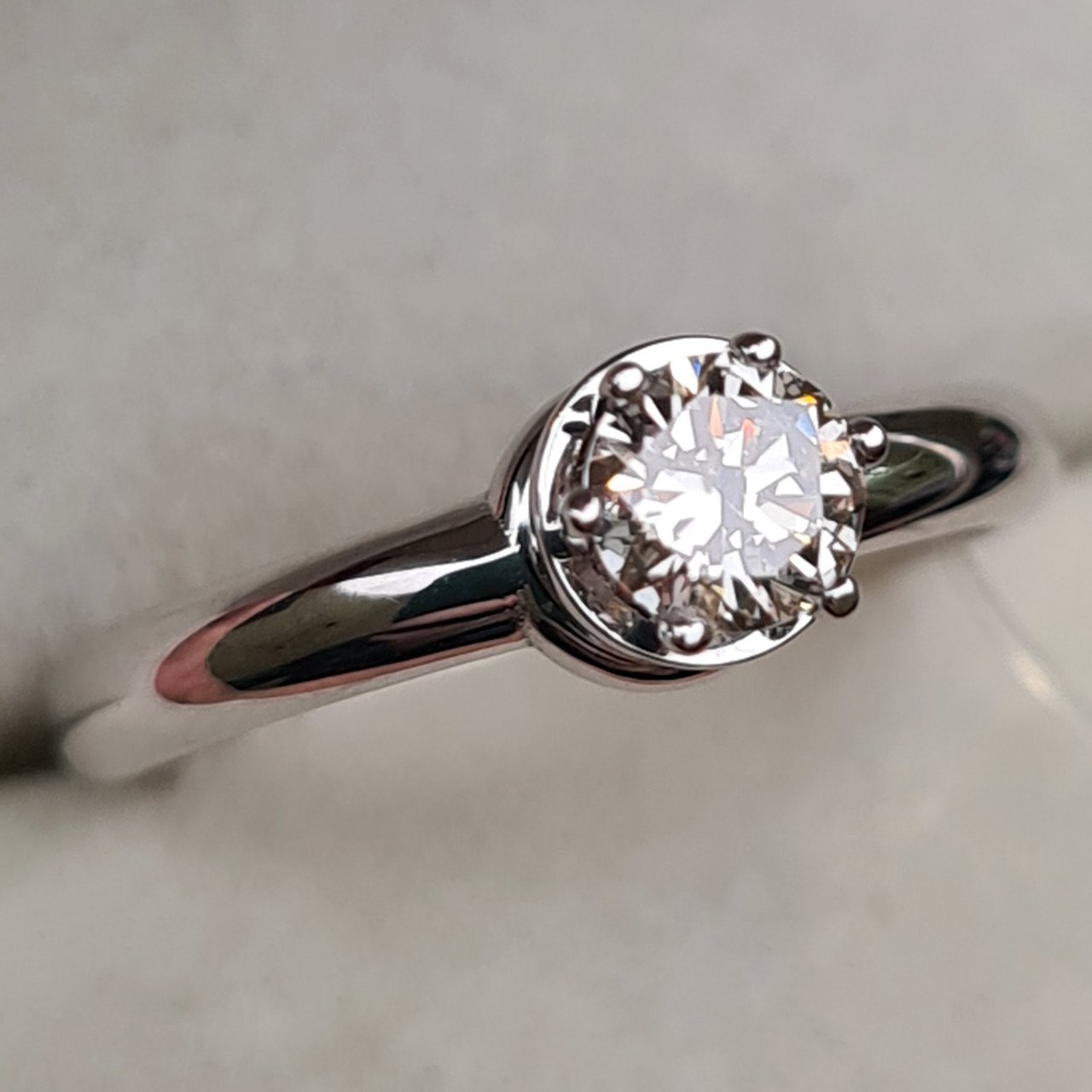 Кольцо Deimantas 98149694 16,5р 3,02гр 0,39ct. купить,NaN