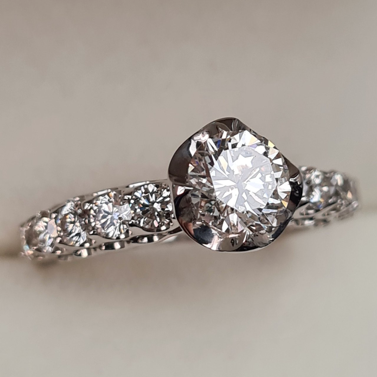 Кольцо Deimantas 95968437 17,5р 3,82гр 1,63ct. купить,NaN