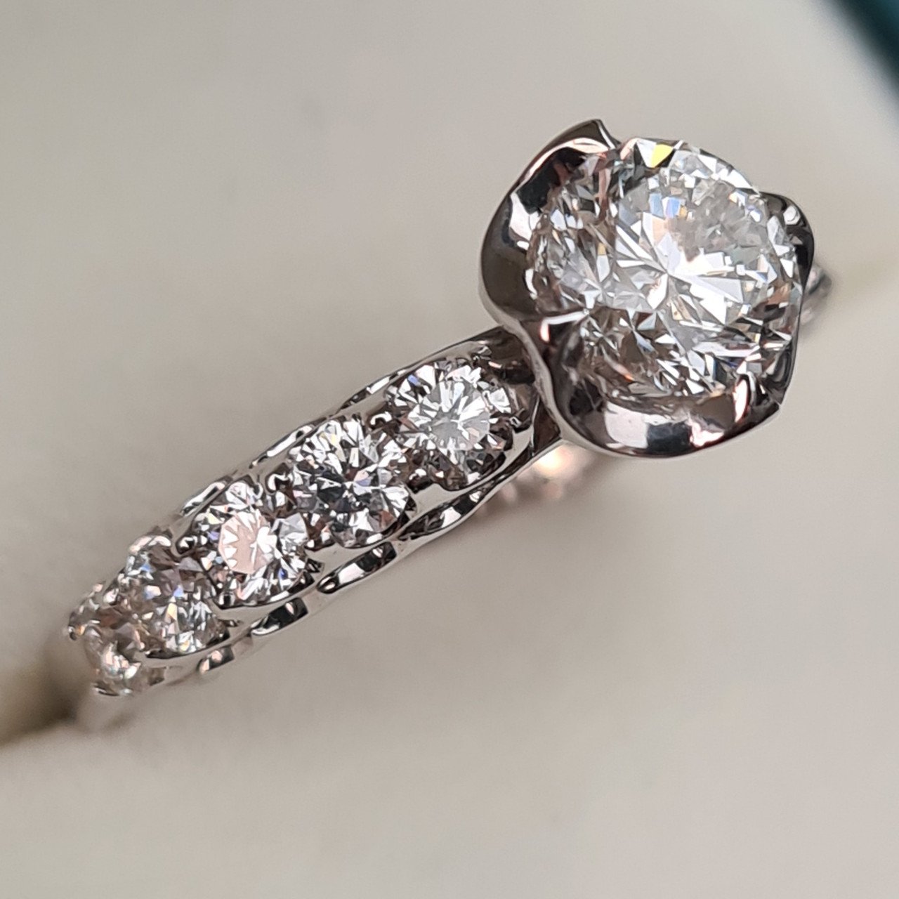 Кольцо Deimantas 95968437 17,5р 3,82гр 1,63ct. купить,NaN